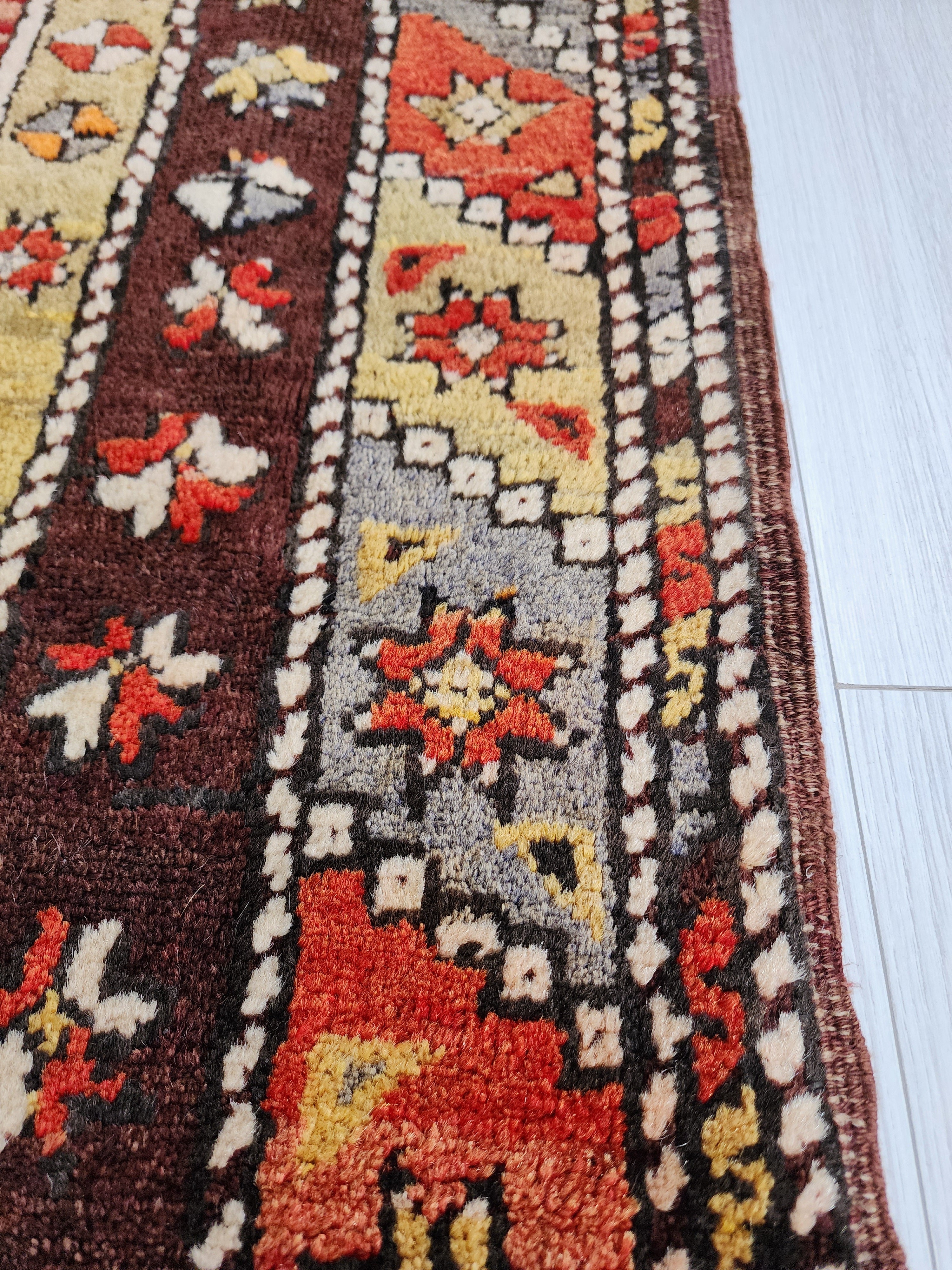 vintage Sivas Small Rug — pattern close-up