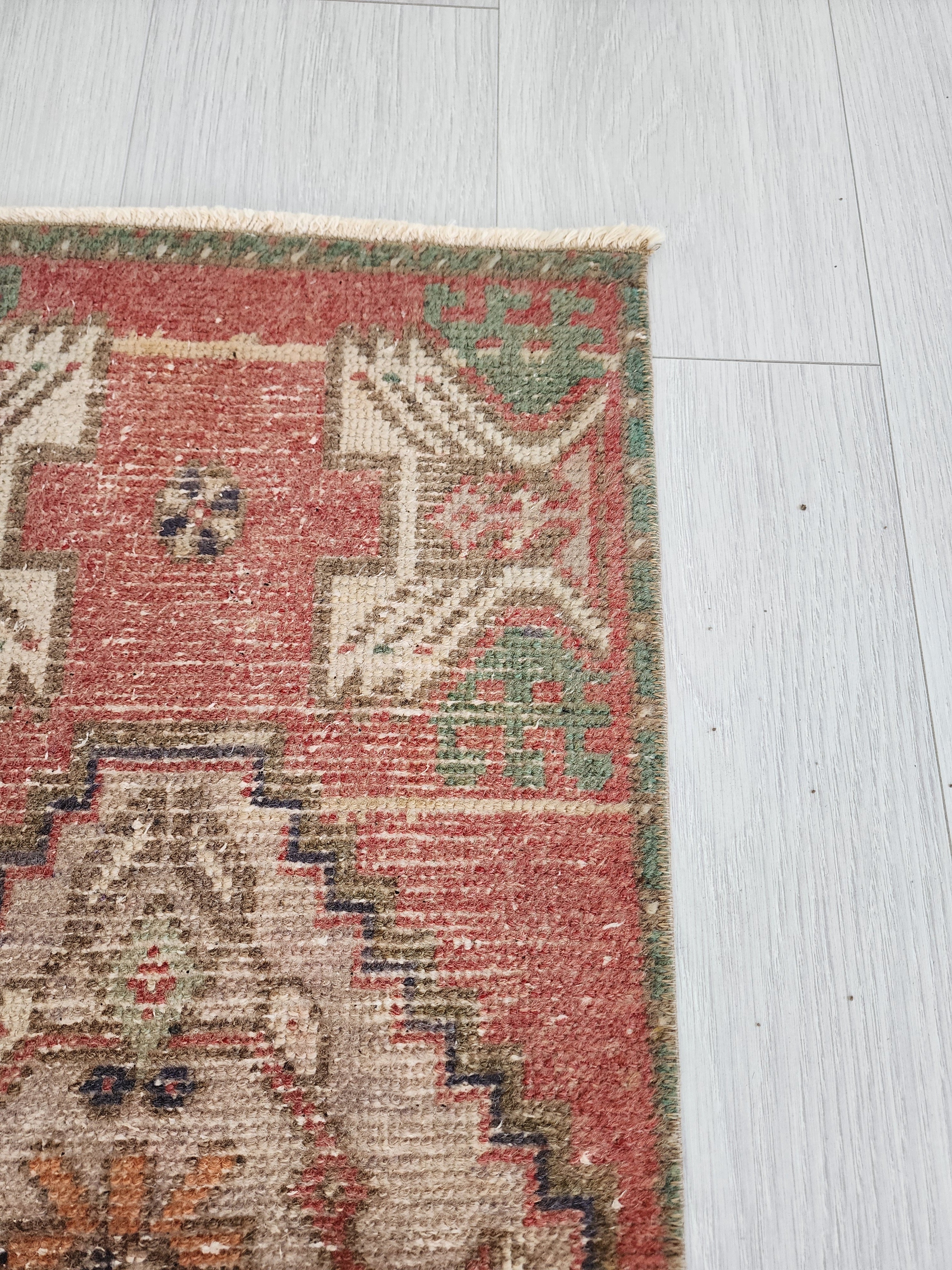 vintage Anatolian Wool Small Rug — pattern close-up