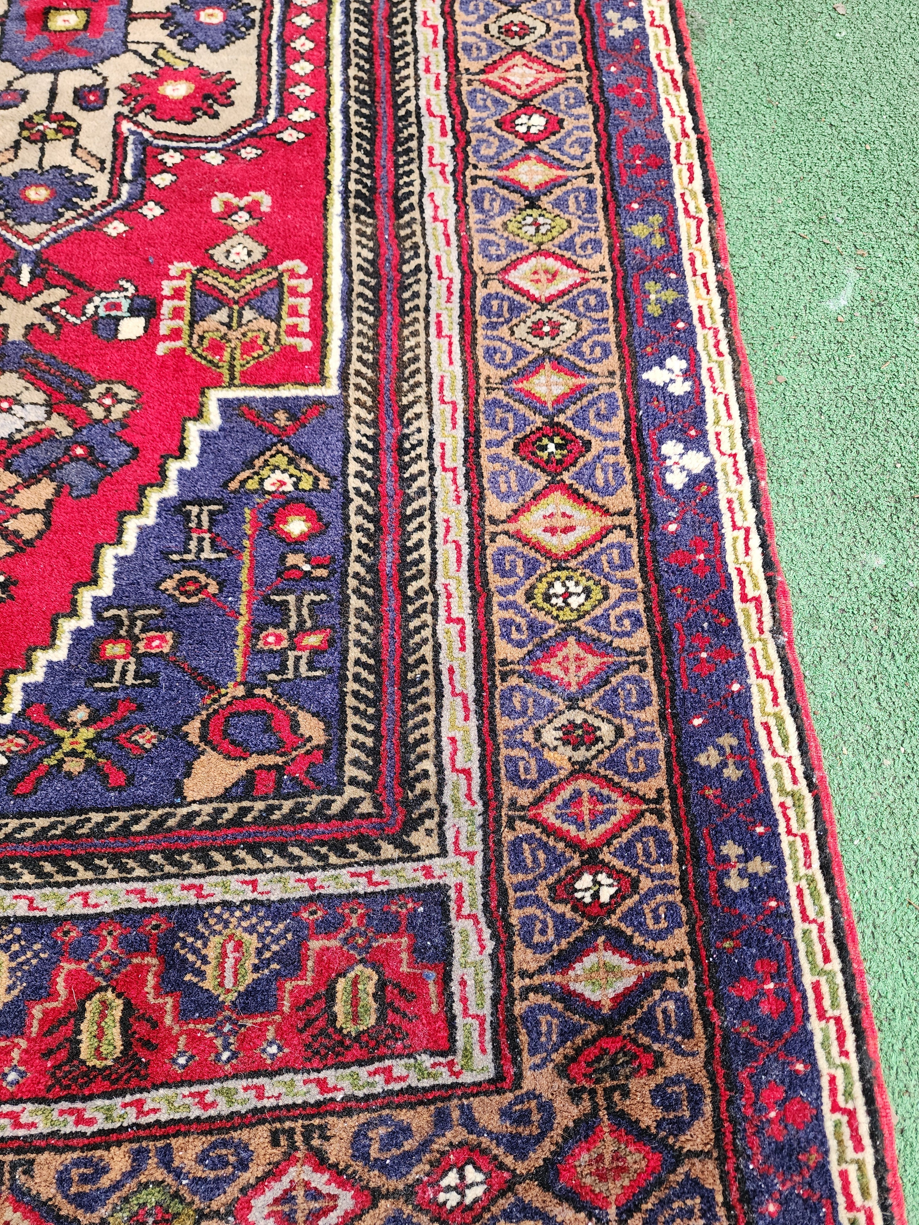 vintage Anatolian Wool Small Rug — pattern close-up