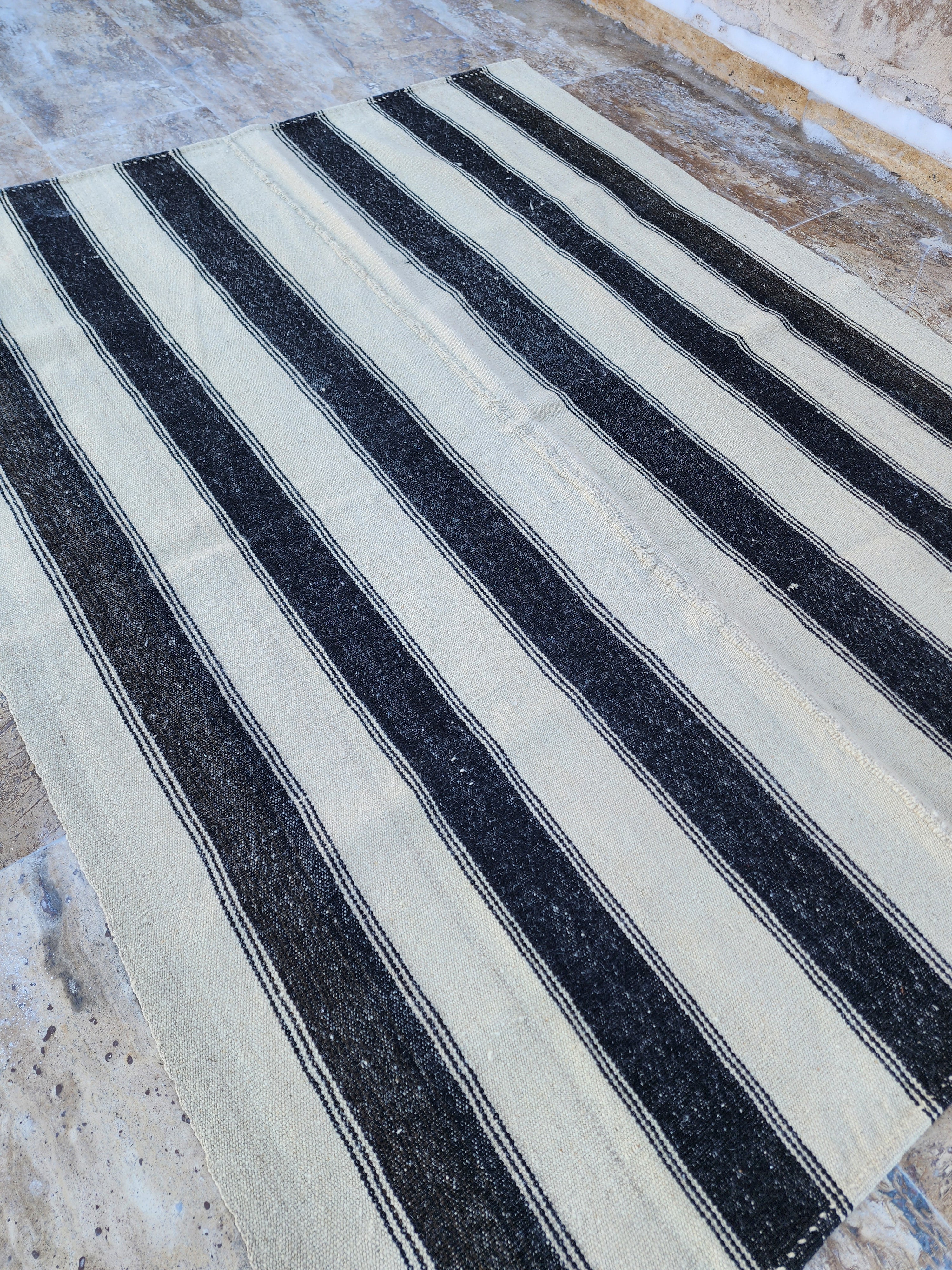 Black stripe handwoven kilim rug, 5'7''x4'6''