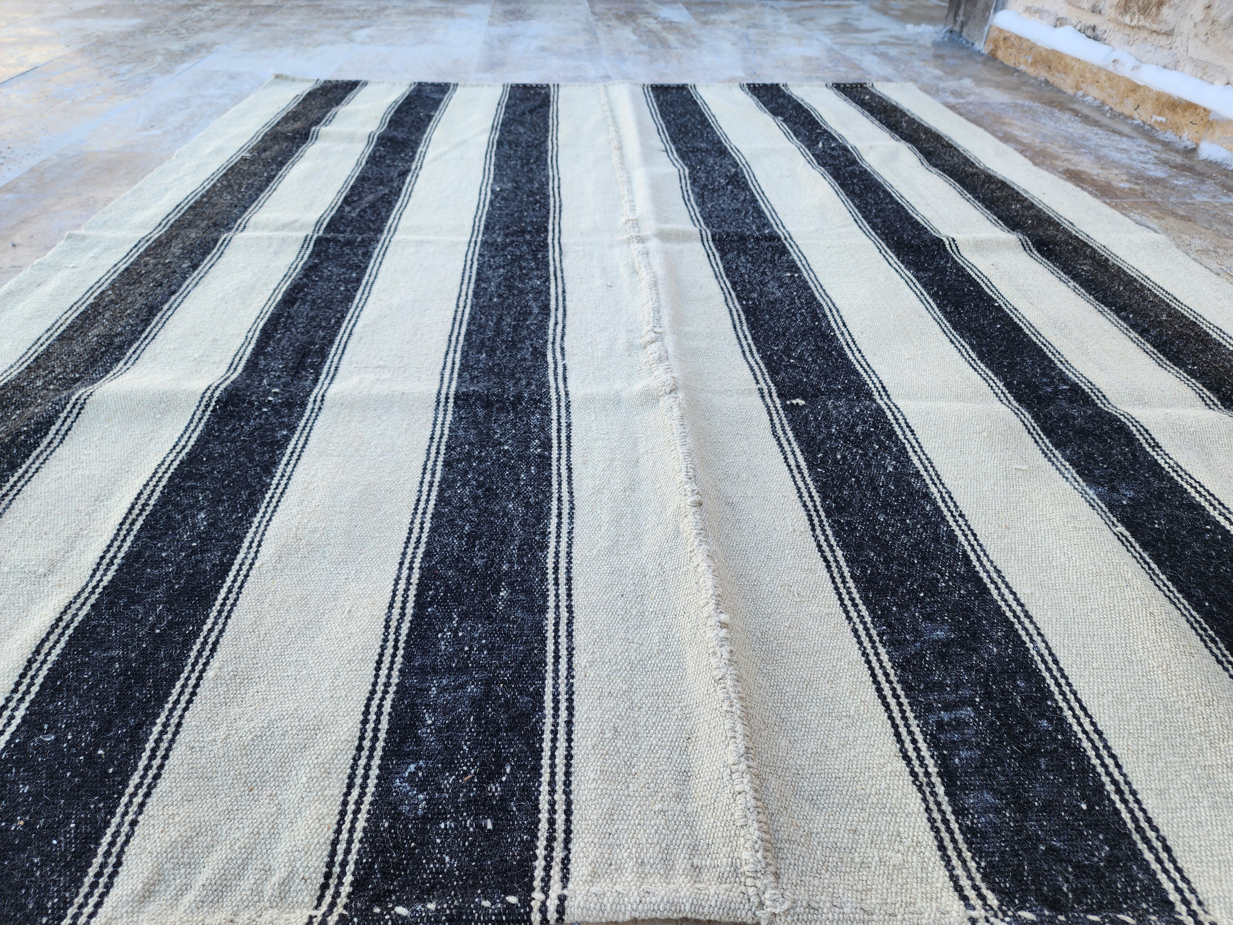 Black stripe handwoven kilim rug, 5'7''x4'6''