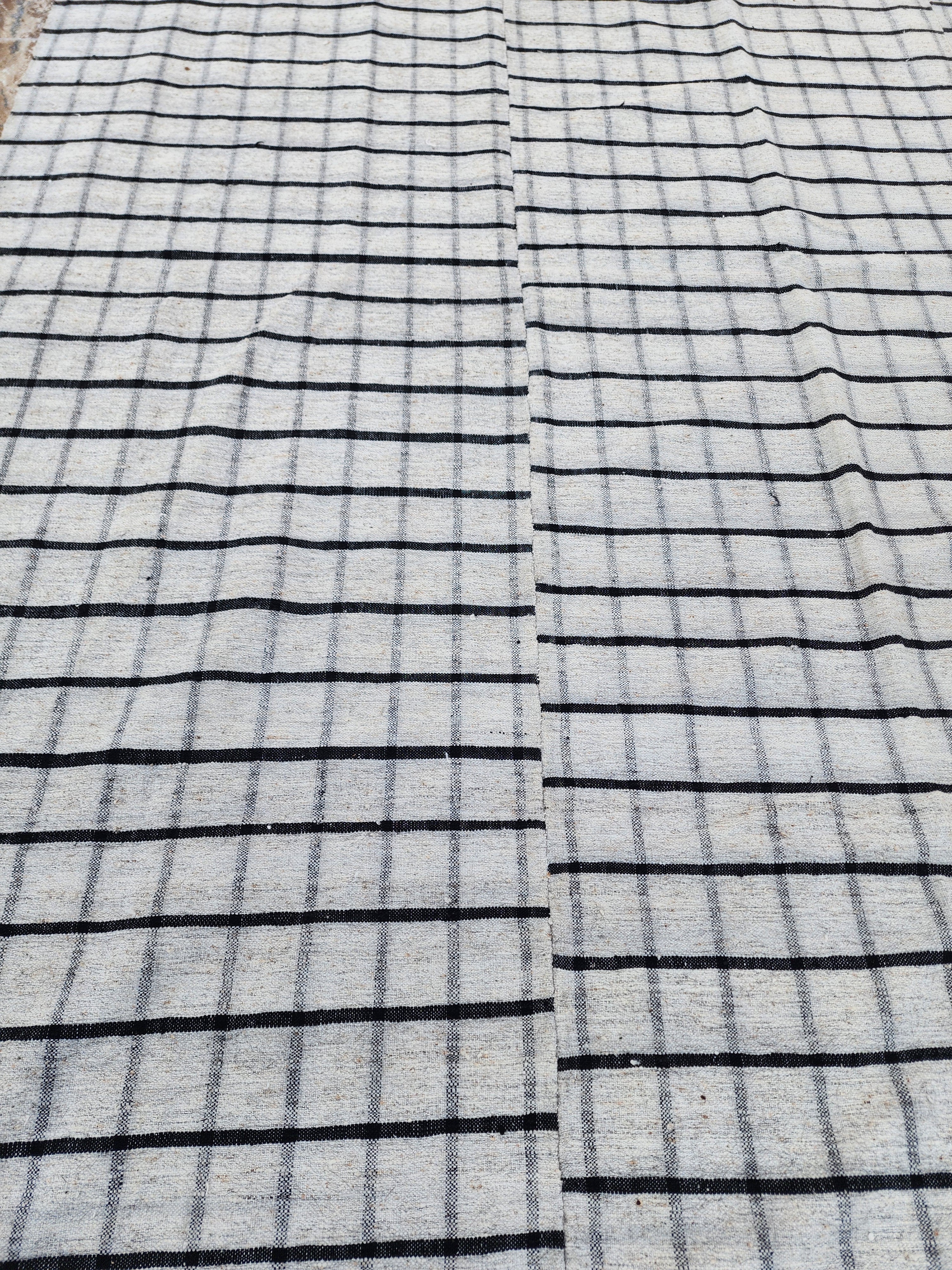 Flat-woven Kilim rug with a grid pattern in white and black, 6'4''x9'4''