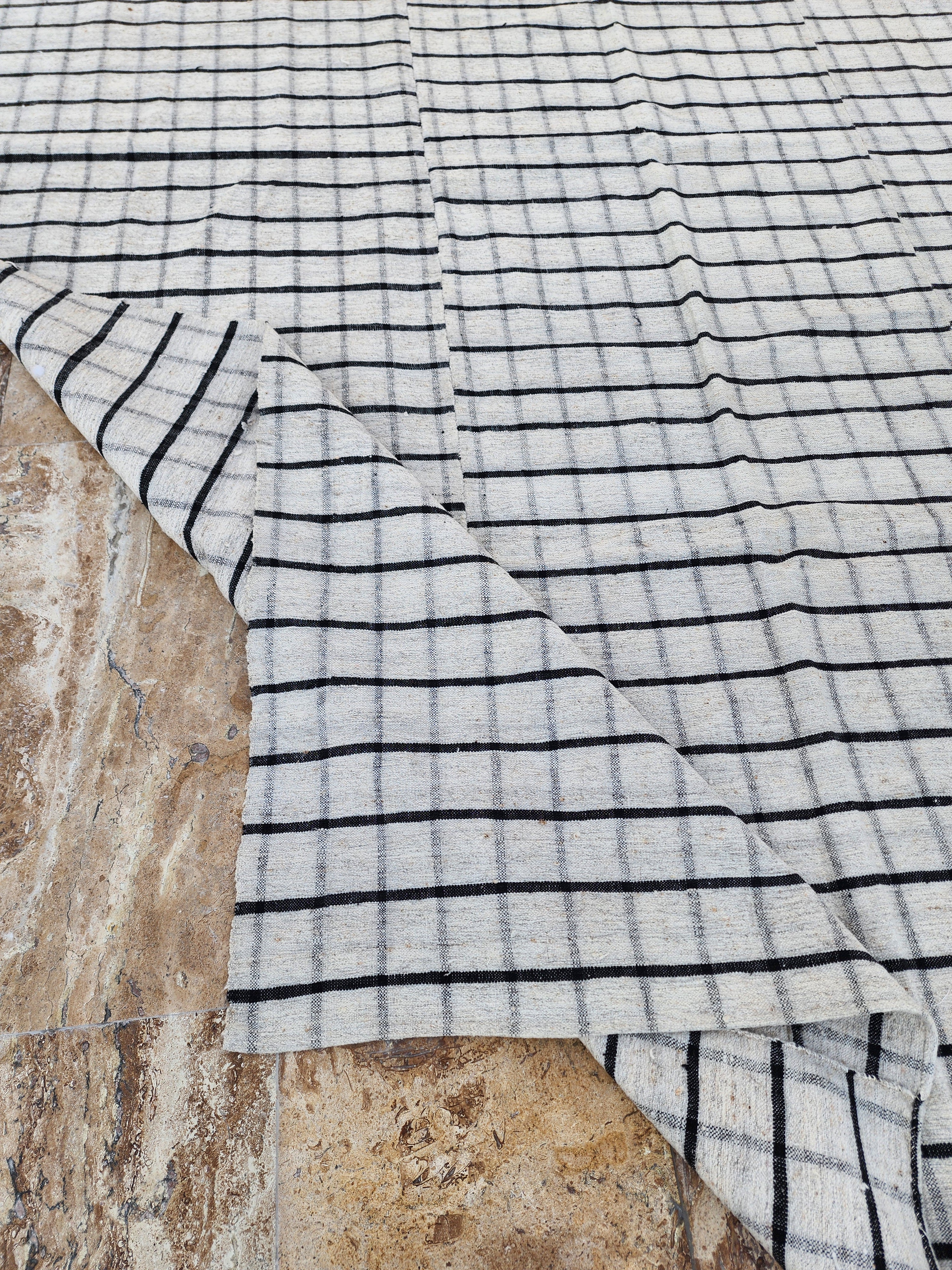Flat-woven Kilim rug with a grid pattern in white and black, 6'4''x9'4''