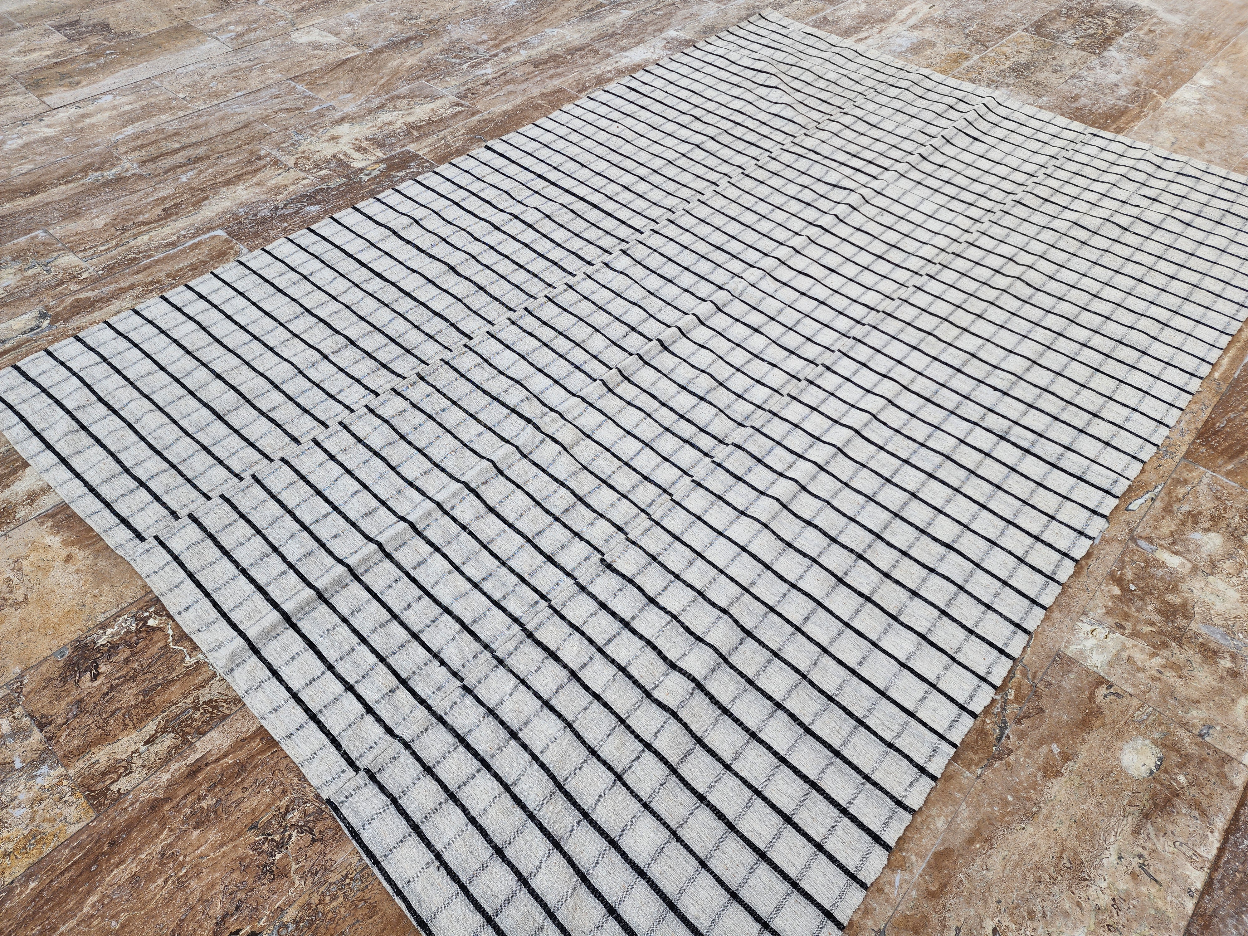 Flat-woven Kilim rug with a grid pattern in white and black, 6'4''x9'4''