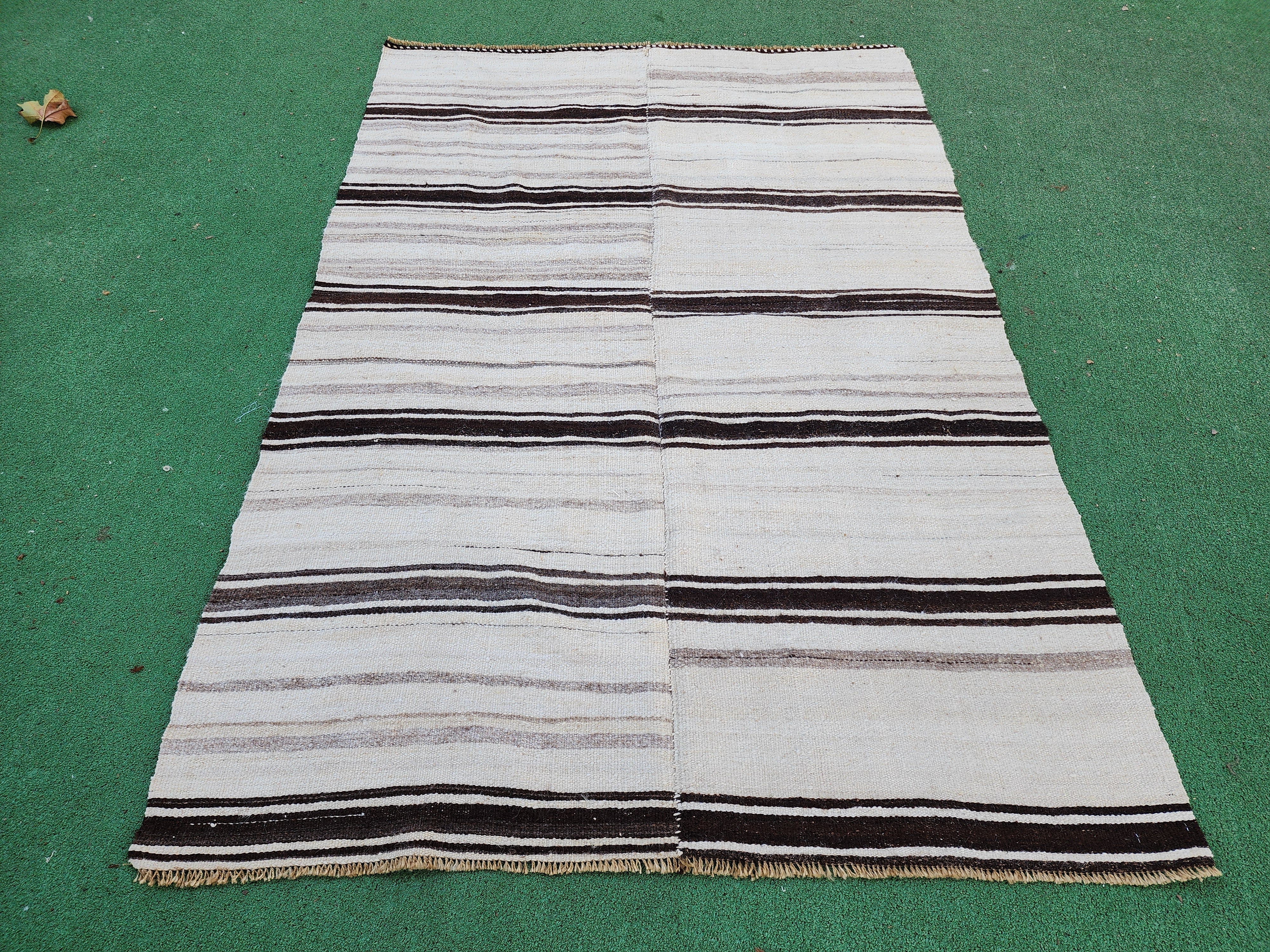 vintage Anatolian Wool Area Rug — detail texture