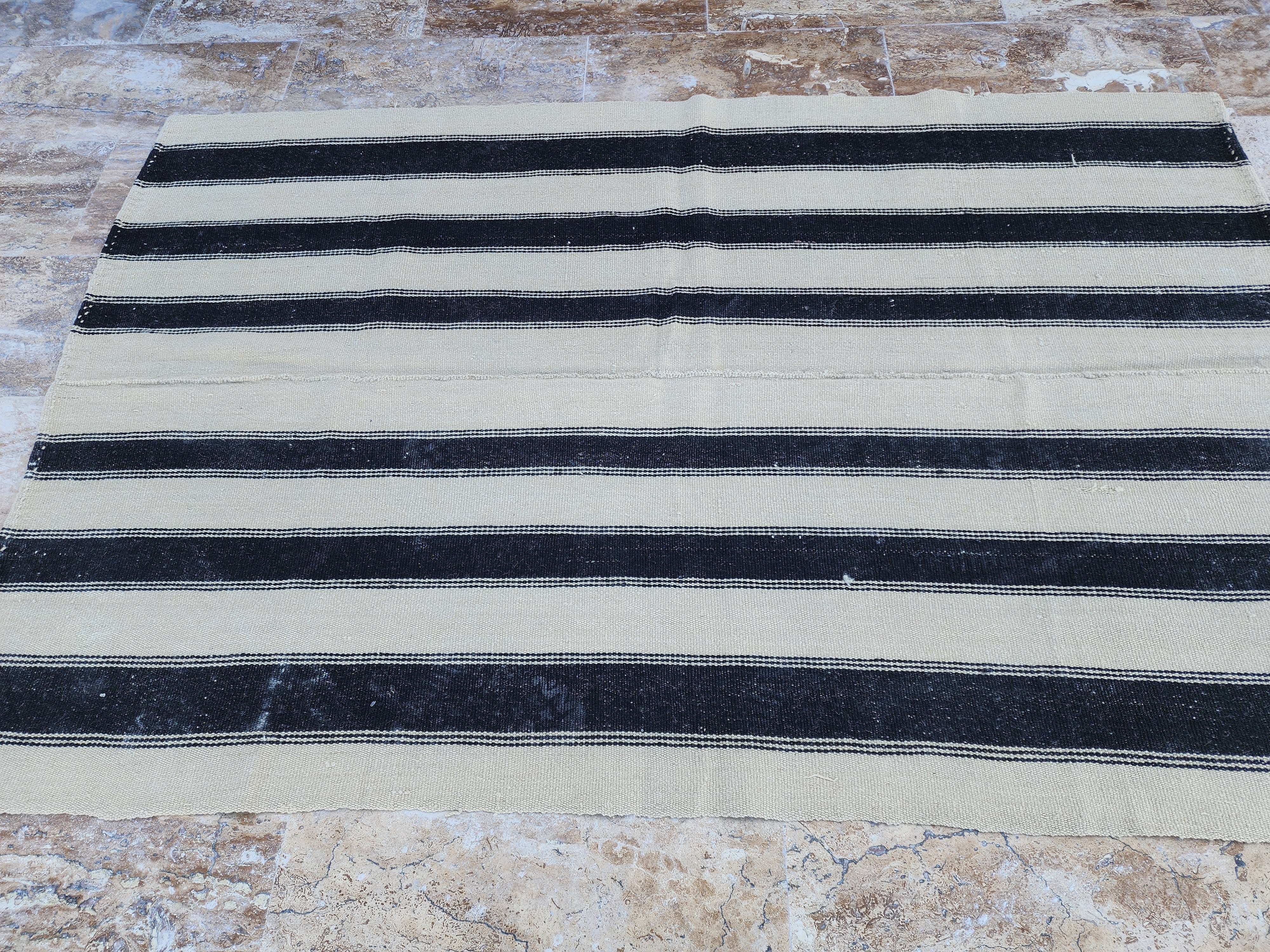 vintage Anatolian Wool Small Rug — pattern close-up
