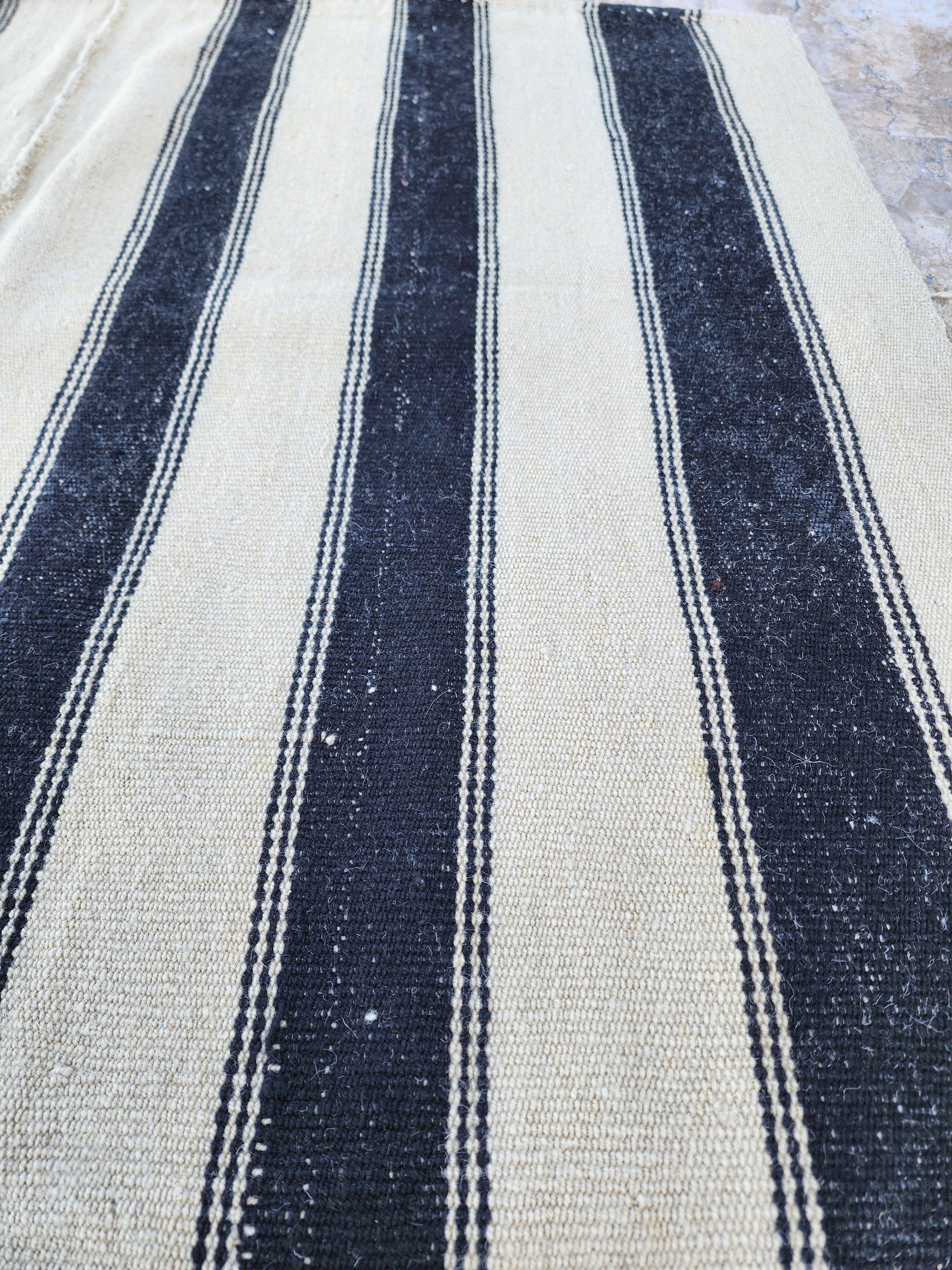 vintage Anatolian Wool Small Rug — corner detail