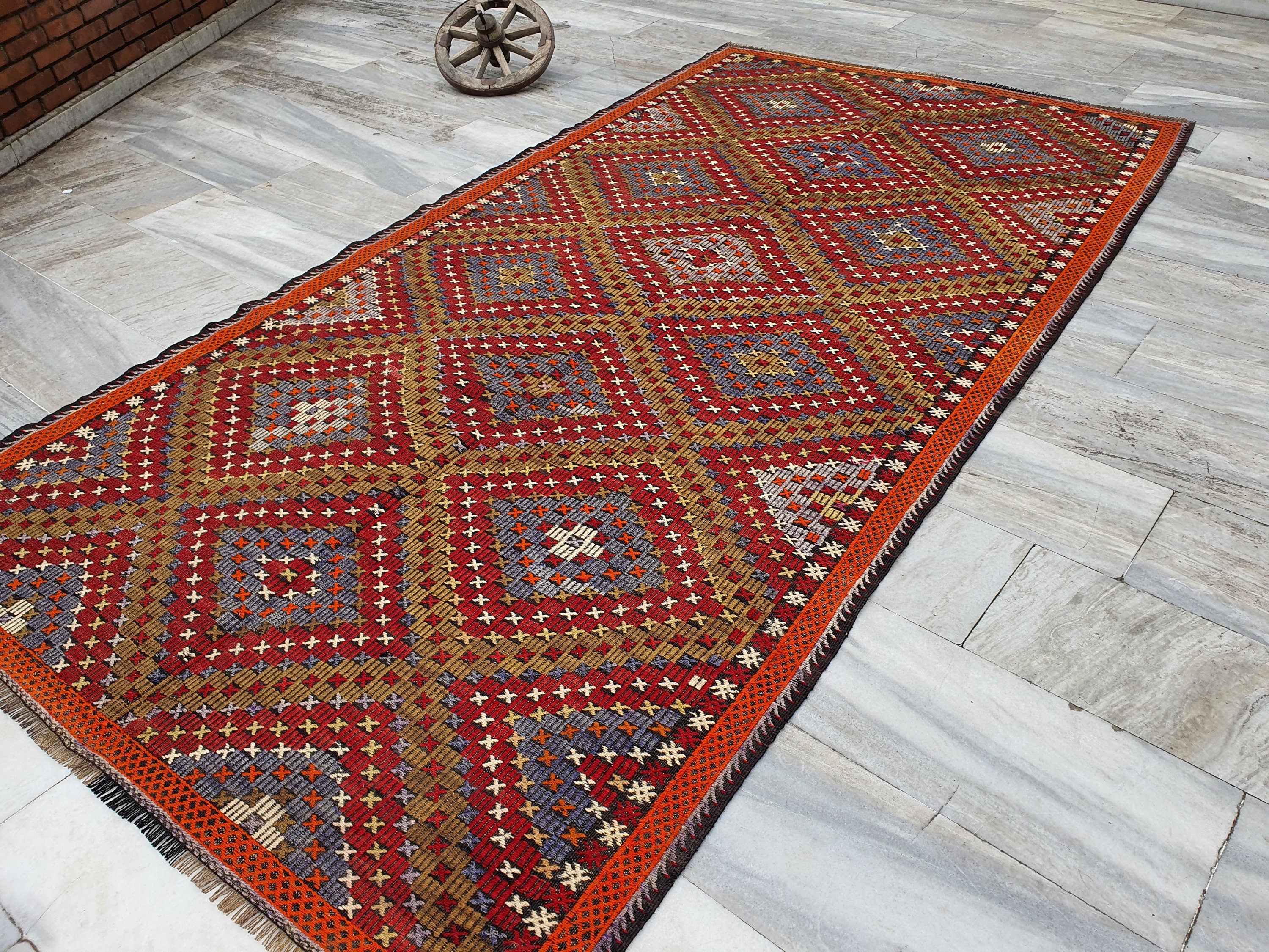 Tapis Kilim turc marron, 10 x 6 pieds, broderie Cicim turque rouge bleu et blanc sur kilim turc, tapis persan fait main en laine naturelle rustique bohème