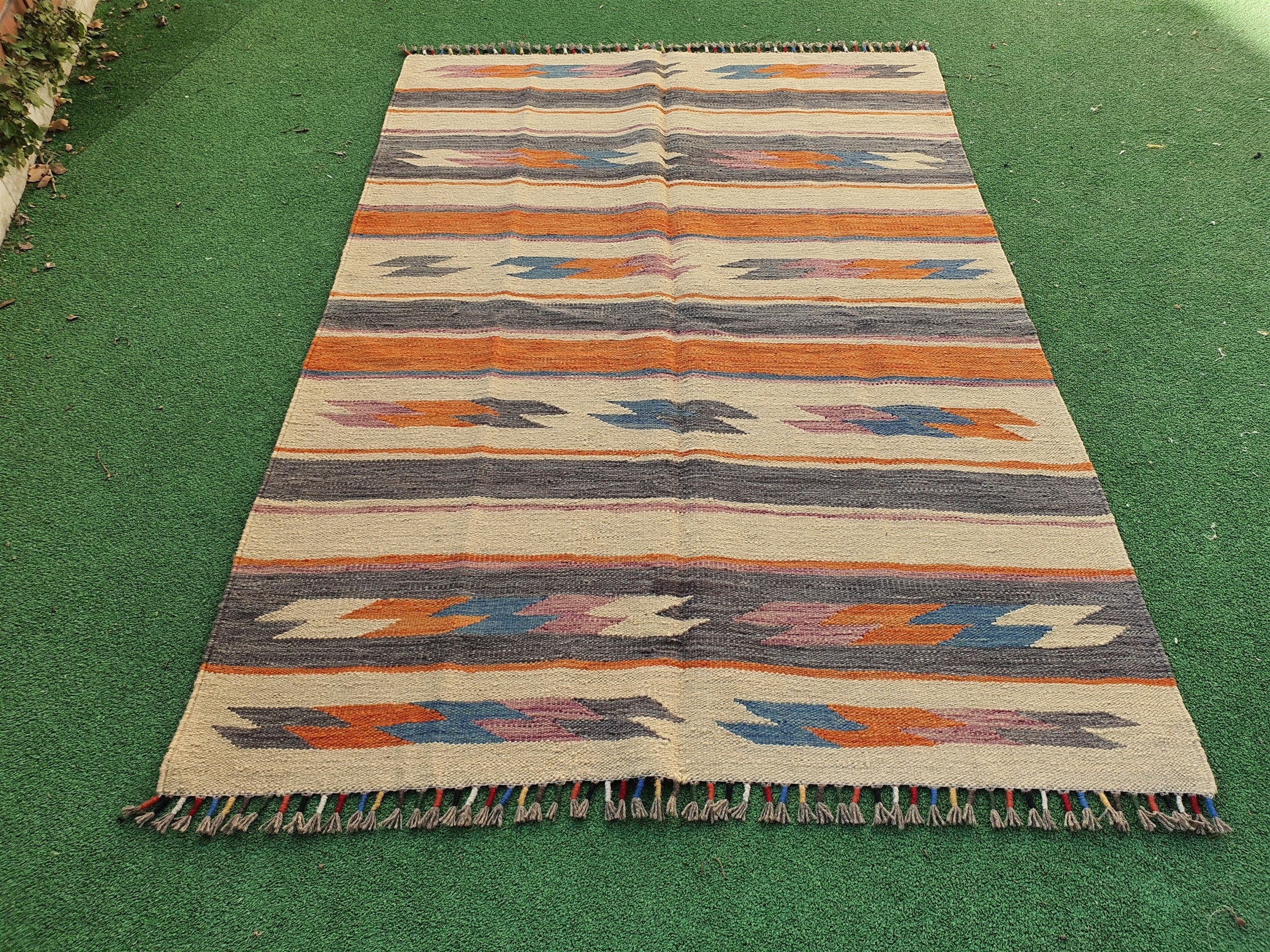 Vintage Turkish Kilim Rug, Moroccan Carpet, Anatolian Handmade Organic Wool Kilim Rug, Bohemian Rustic Decor Persian Area Rug 5'8"x3'9"