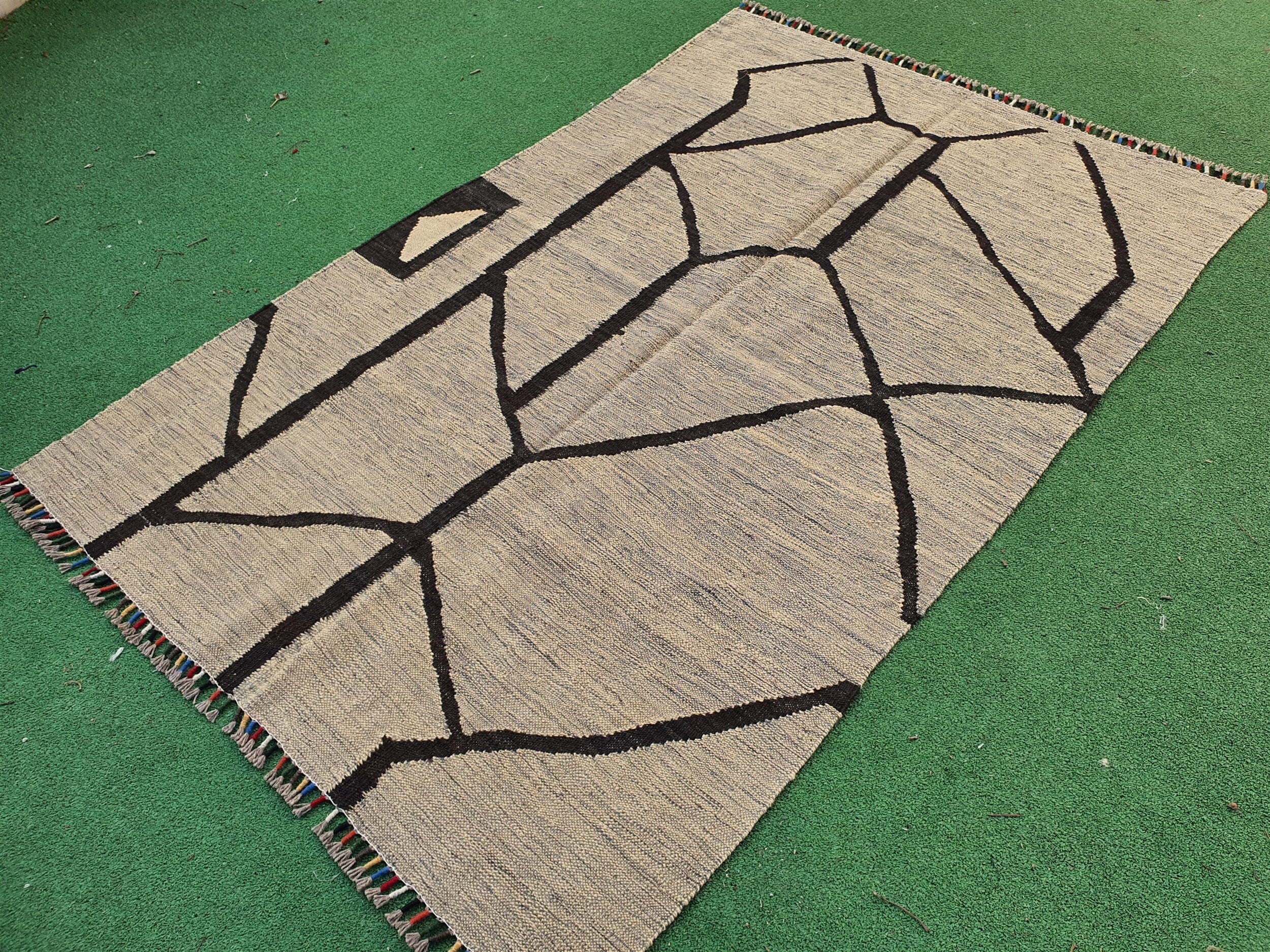 Turkish Kilim Rug 6 x 3 ft Grey and Black Abstract Design Berber Style Kilim