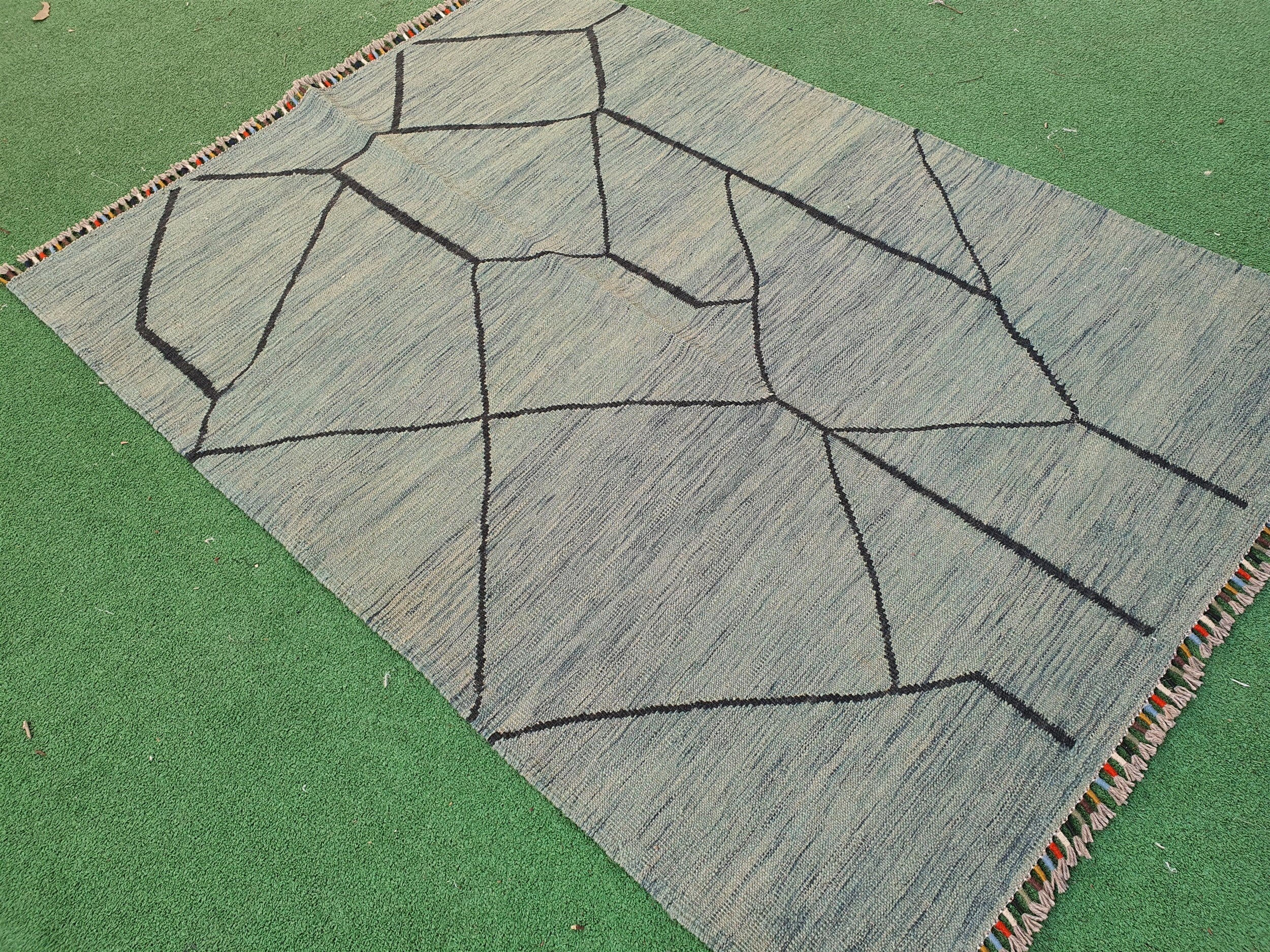 Grey Black Abstract Design Kilim Floor Rug 5 x 4 ft Moroccan Berber Style Minimalist Natural Wool Vintage Turkish Hall Kitchen Lounge Rug