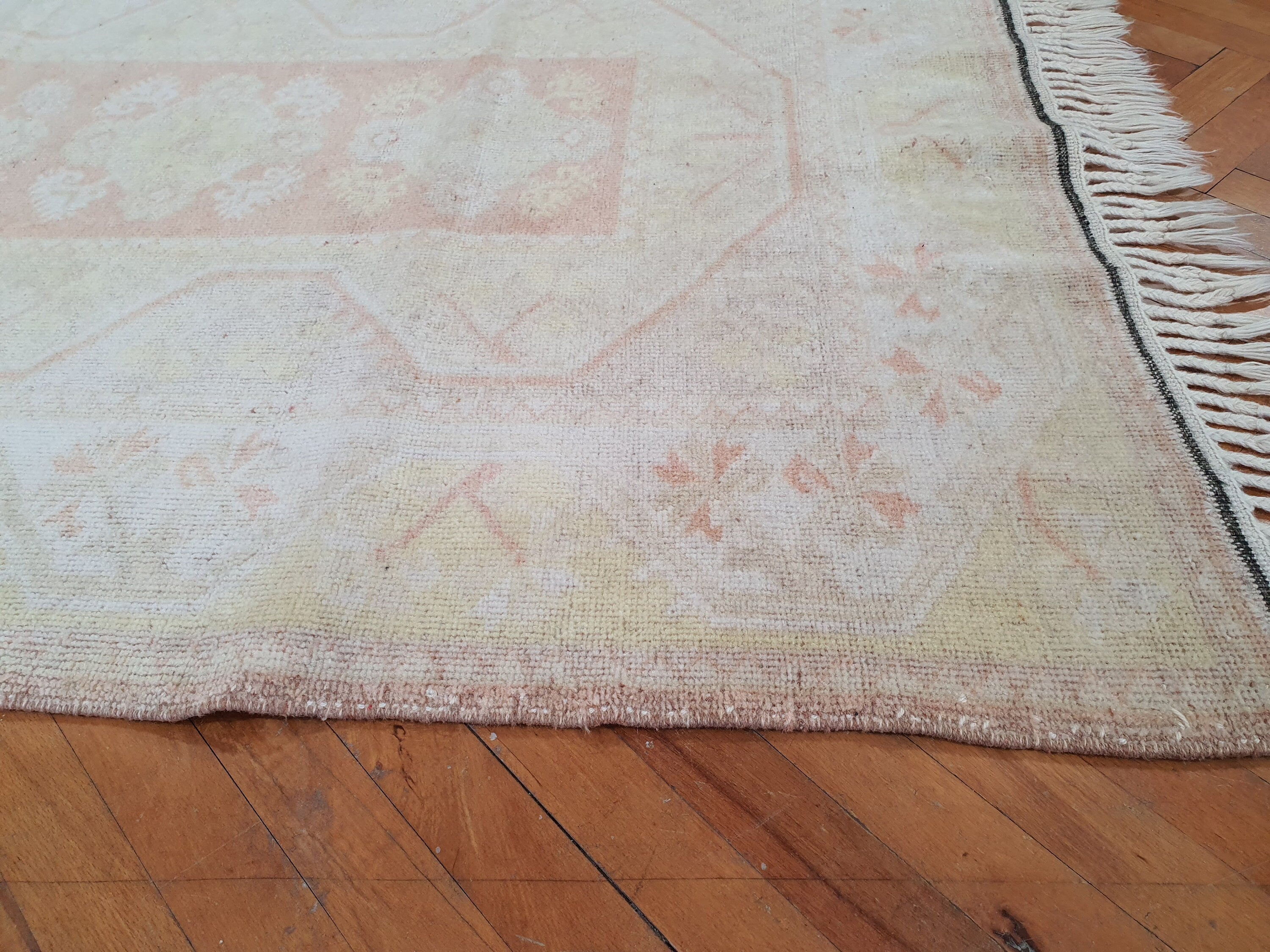 Tapis turc pâle, 3 pi 8 po x 6 pi 7 po, tapis Oushak délavé rose, gris et beige