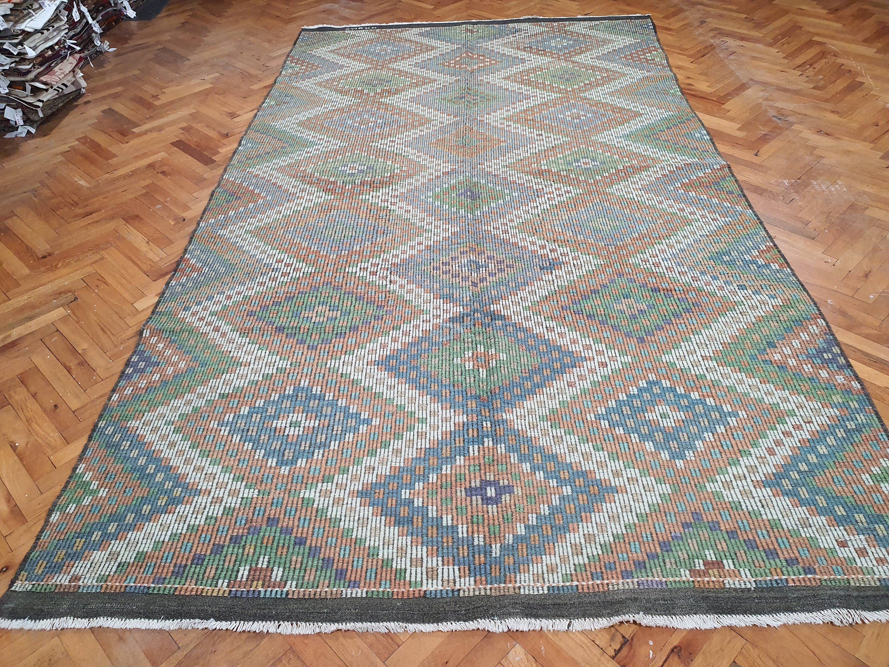 Alfombra turca vintage Balikesir Kilim de 3,3 x 1,8 m, alfombra de lana hecha a mano de Anatolia bordada en verde, beige y rosa, alfombra persa con decoración rústica bohemia