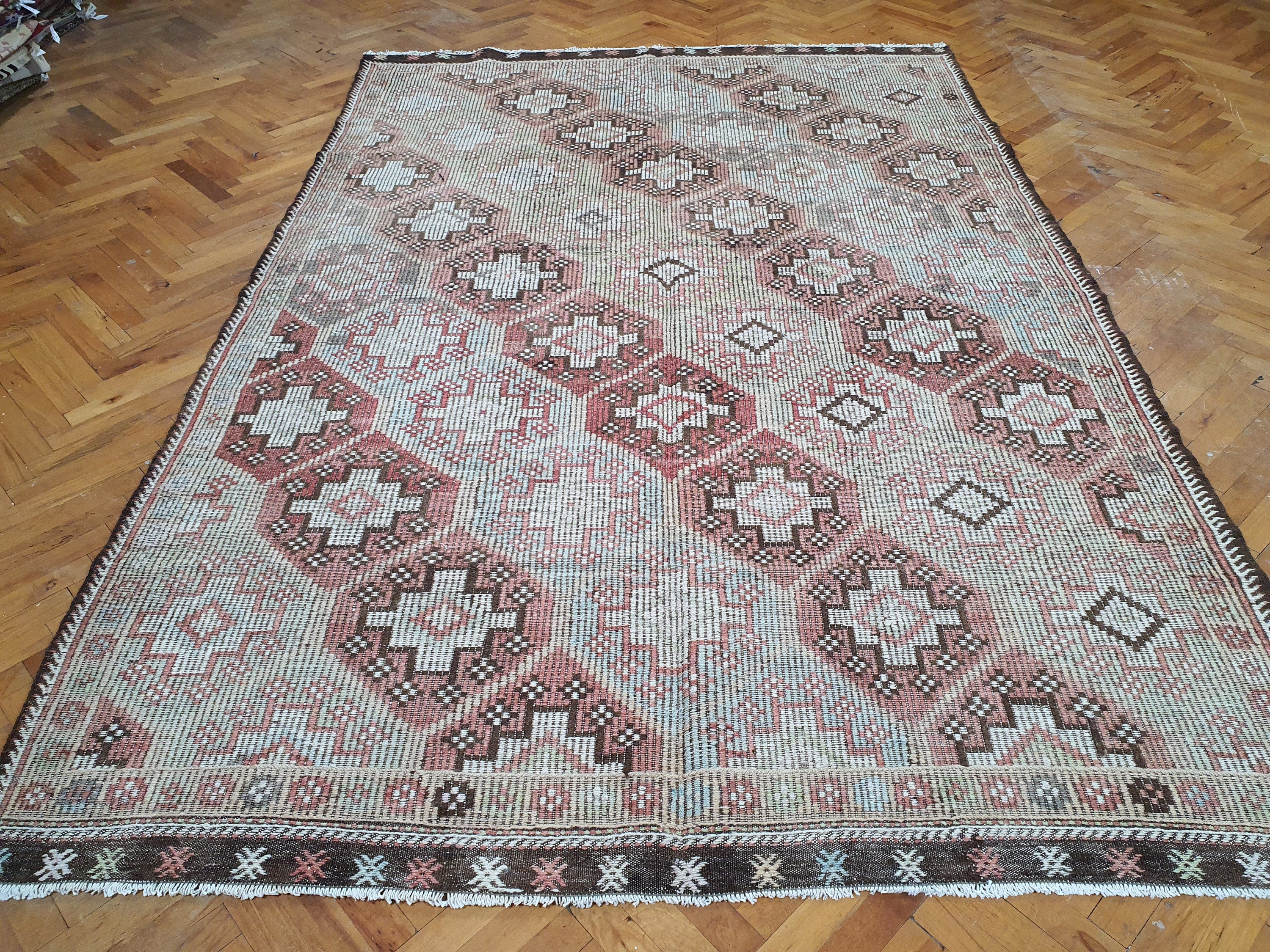 Alfombra Kilim turca de 2,4 x 1,8 m, color marrón, verde y blanco, de lana natural, bordada, estilo vintage, para decoración del hogar bohemia o retro