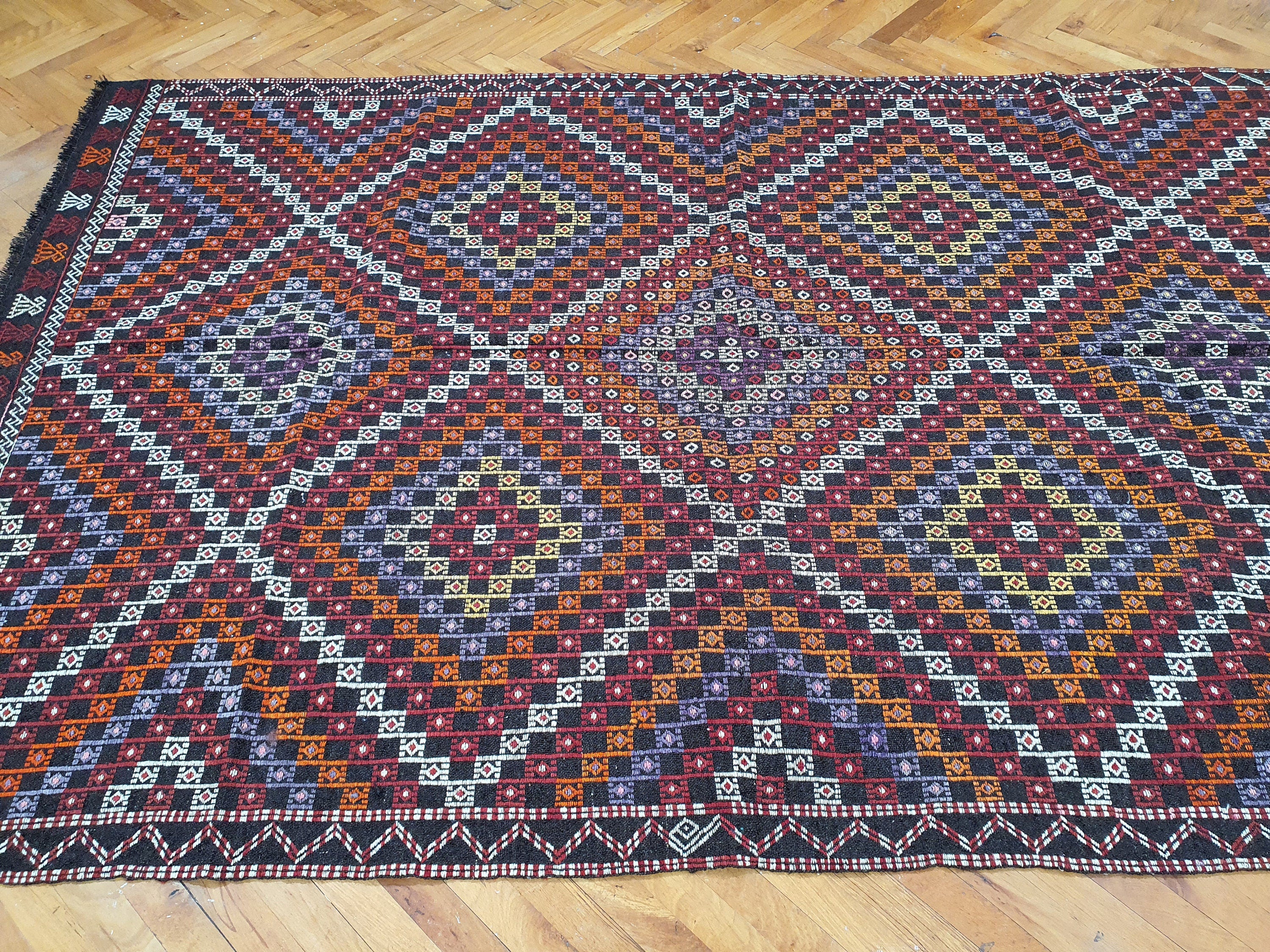 Tapis Kilim turc marron, 8 x 5 pieds, broderie Cicim turque rouge bleu et blanc sur kilim turc, tapis persan fait main en laine naturelle rustique bohème