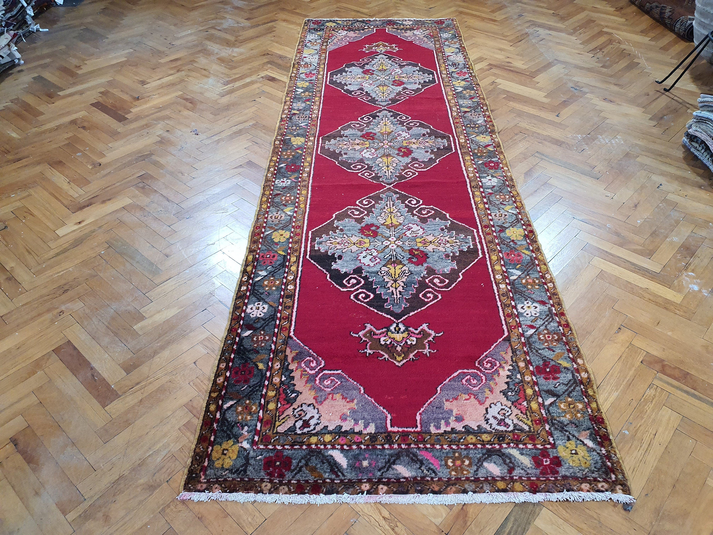 Tapis de couloir Sivas Turquie, 11 x 3 pieds, rouge, bleu, marron, long tapis d'entrée, bohème, rustique, fait à la main, en laine naturelle, motif médaillon persan