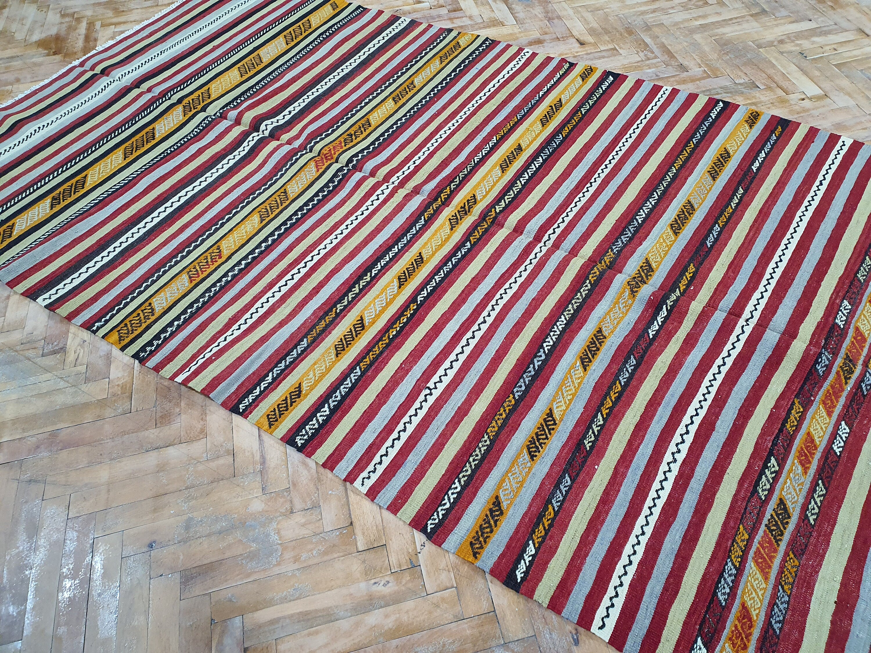 Turkish Kilim Rug, Handmade Organic Wool Rug, Anatolian Tribal Nomadic Moroccan Bohemian Living Room Rustic Decor Persian Area Rug 8'9"x'5'