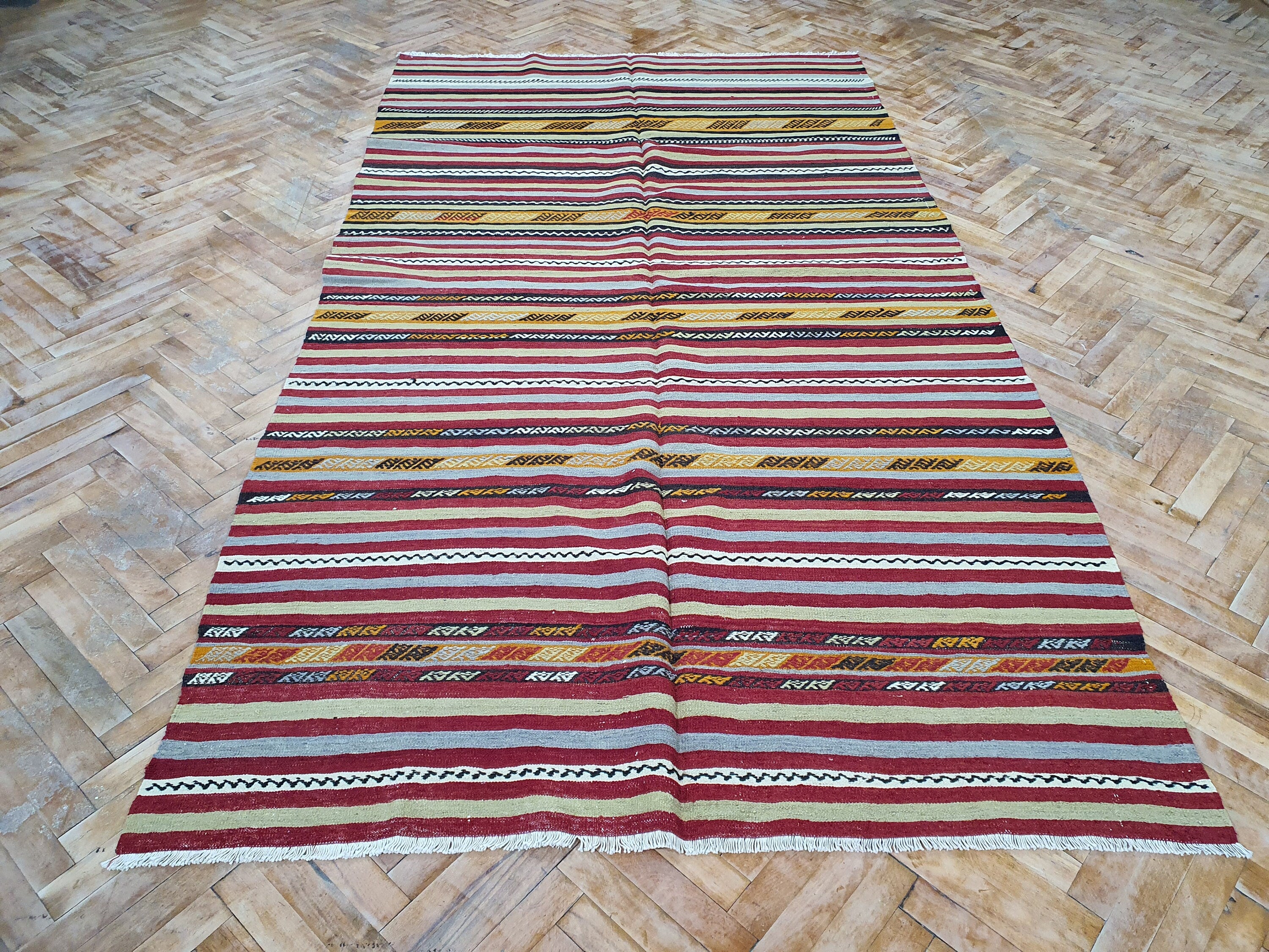 Turkish Kilim Rug, Handmade Organic Wool Rug, Anatolian Tribal Nomadic Moroccan Bohemian Living Room Rustic Decor Persian Area Rug 8'9"x'5'