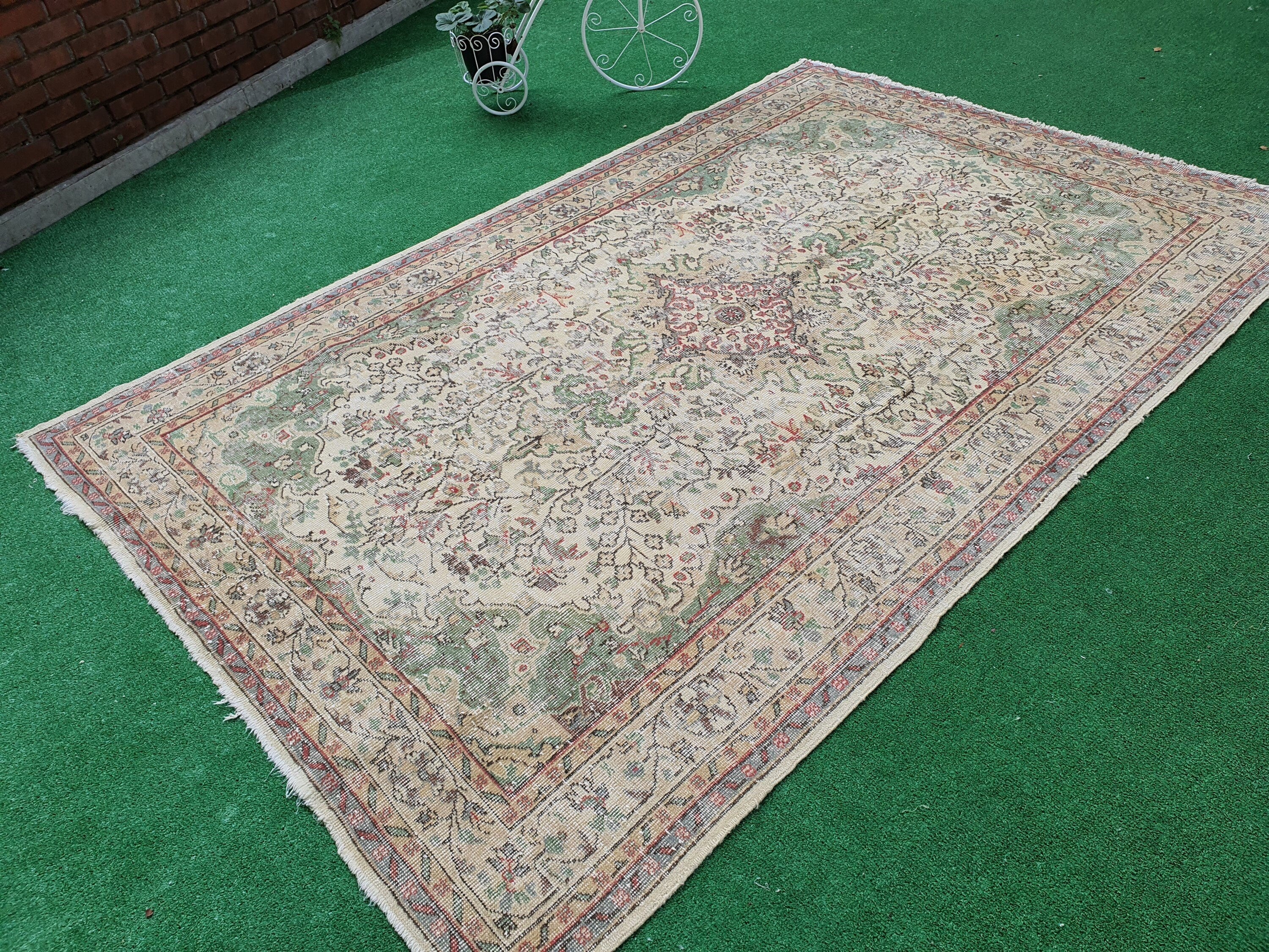 Pastel Antique Persian Area Rug 8 x 5 ft Vintage Beige Grey Handmade Natural Wool Floral Medallion Carpet, Distressed Bohemian Vintage Decor