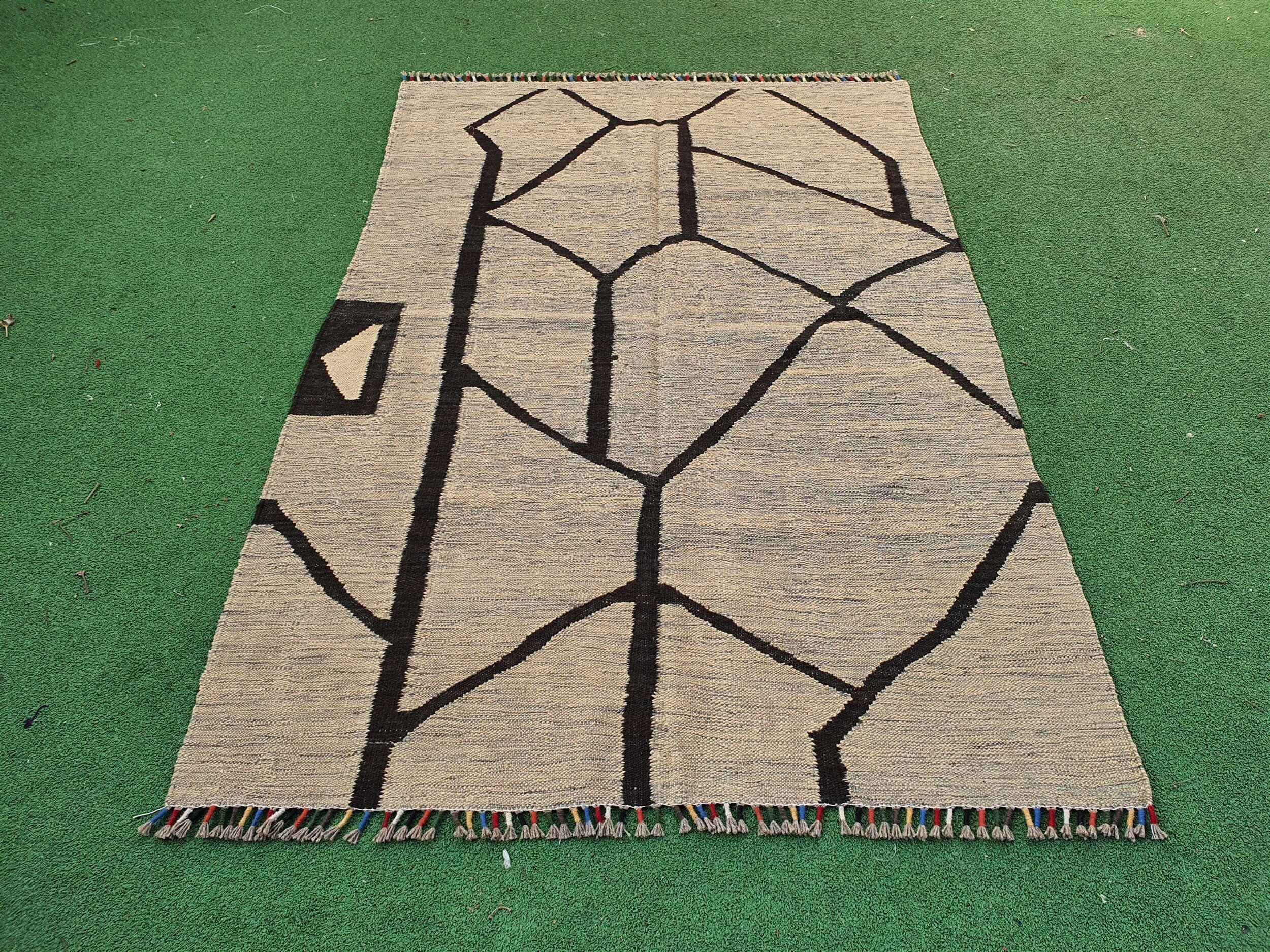 Turkish Kilim Rug 6 x 3 ft Grey and Black Abstract Design Berber Style Kilim