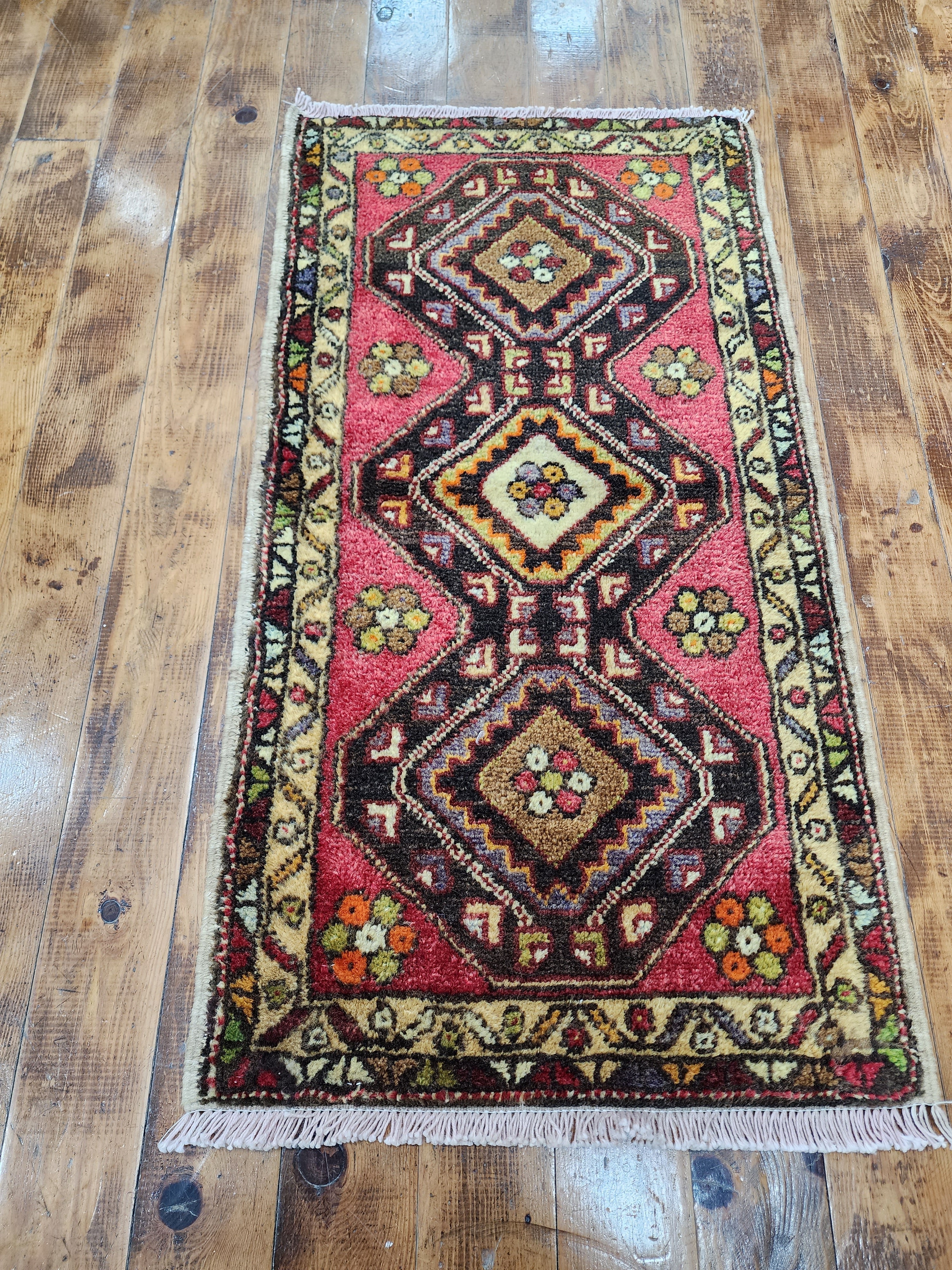 vintage Sivas Small Rug — detail texture