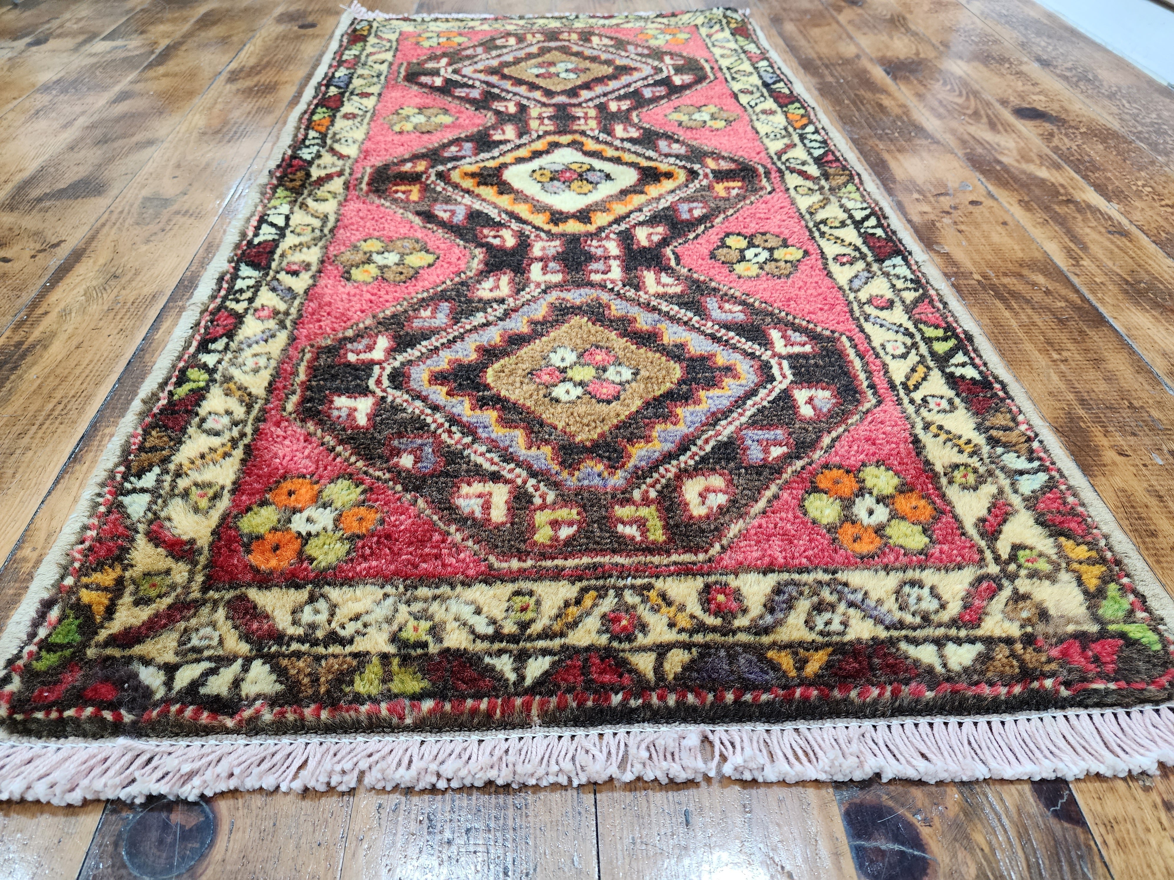 vintage Sivas Small Rug — pile detail