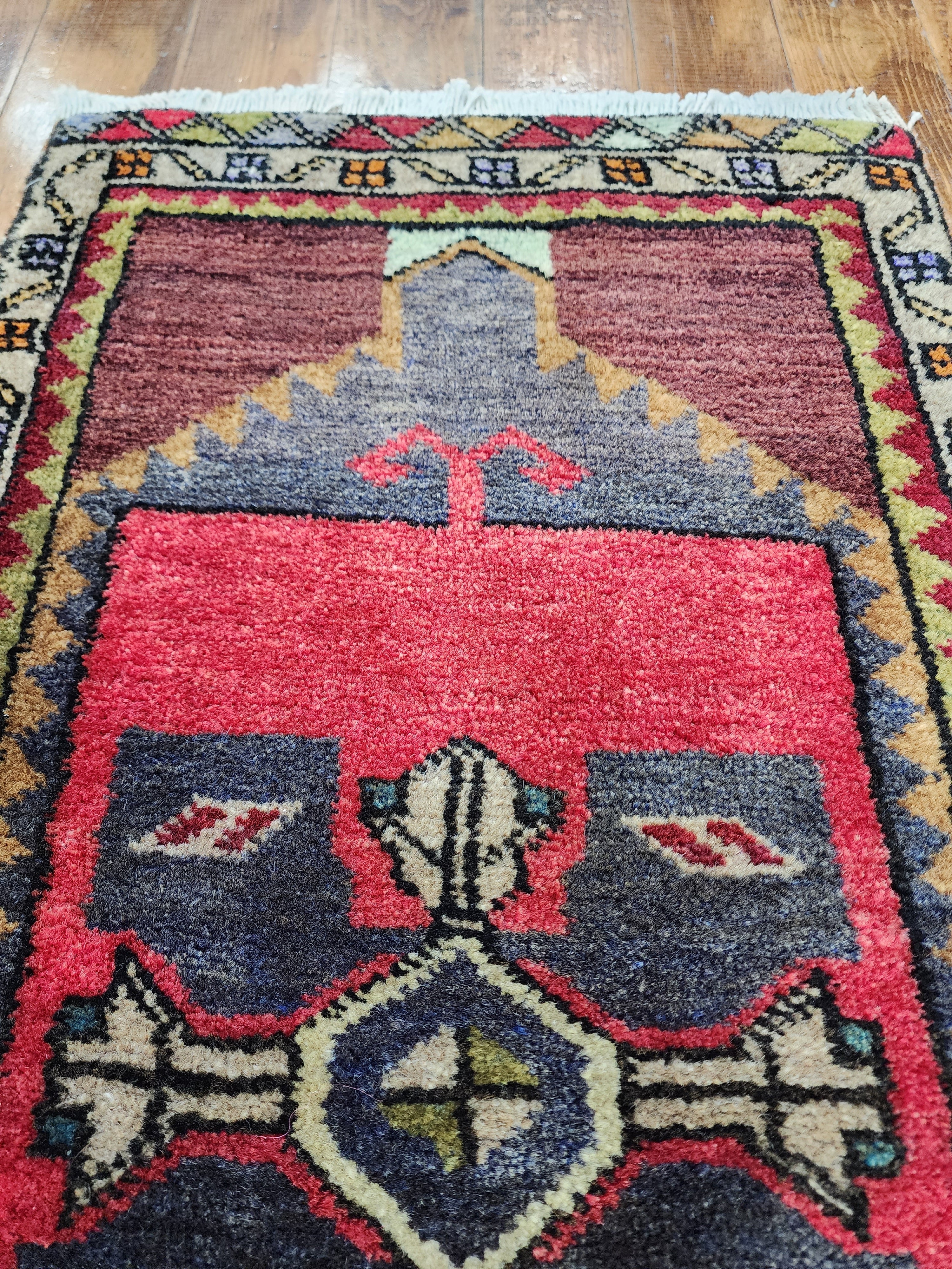 vintage Anatolian Small Rug — corner detail