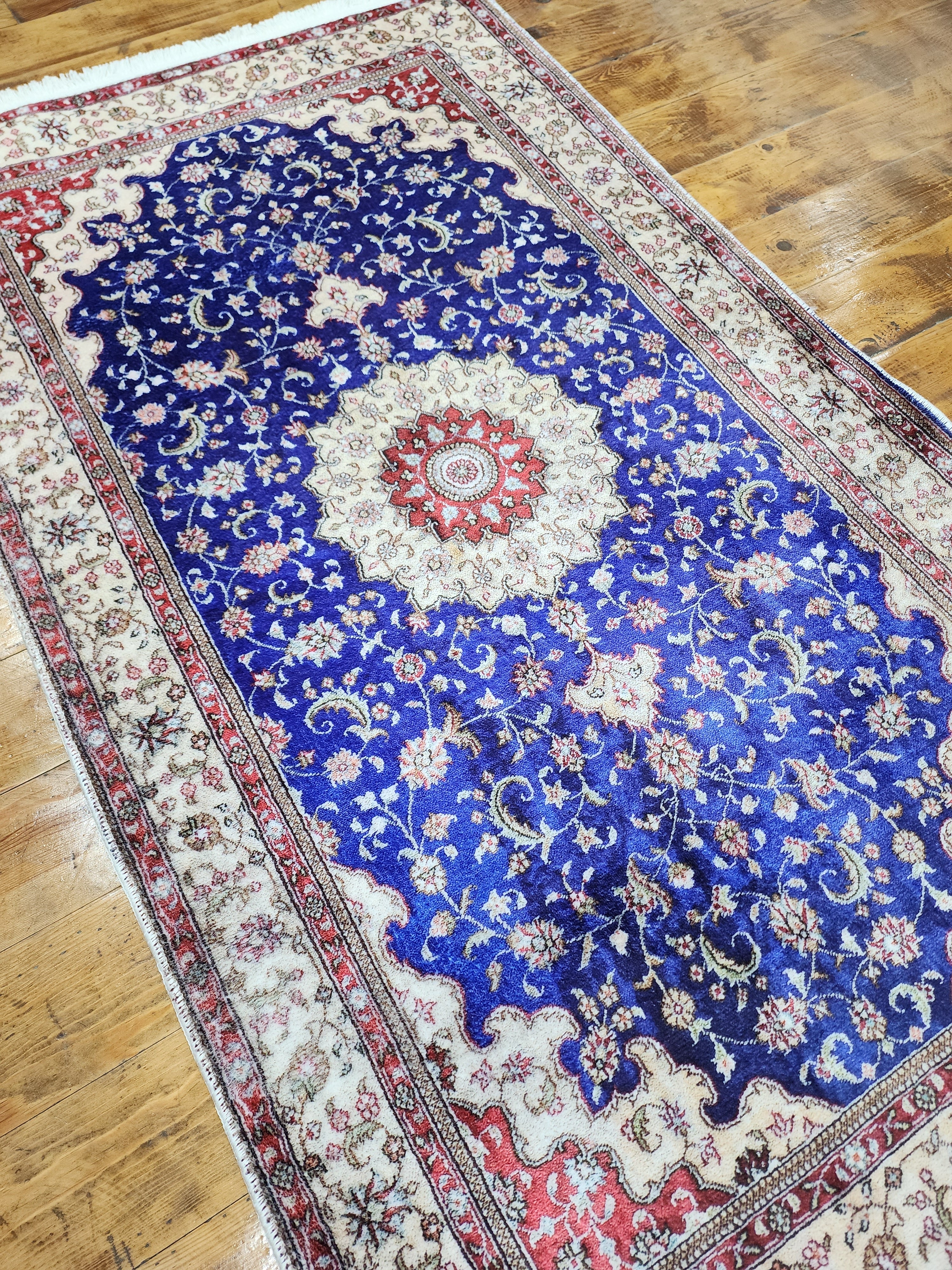 TURKISH BAMBOO SILK RUG, PERSIAN STYLE ORIENTAL VISCOSE SILK FLOOR RUG FOR HALL ENTRY LIVING ROOM OR BEDROOM 2 FT X 3 FT