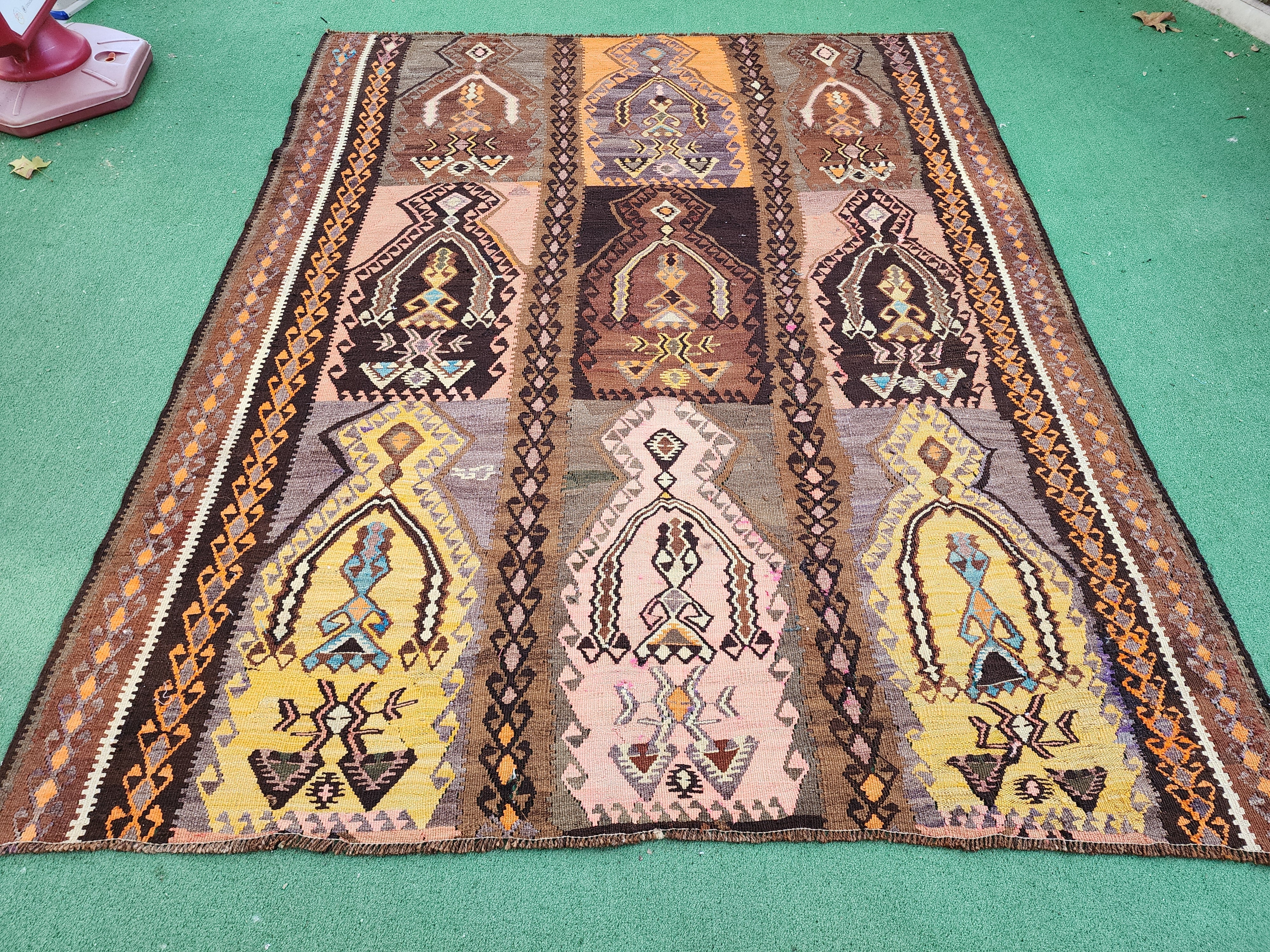 Alfombra Kilim turca antigua de 7'6'' x 6'' marrón beige hecha a mano de lana natural Kilim