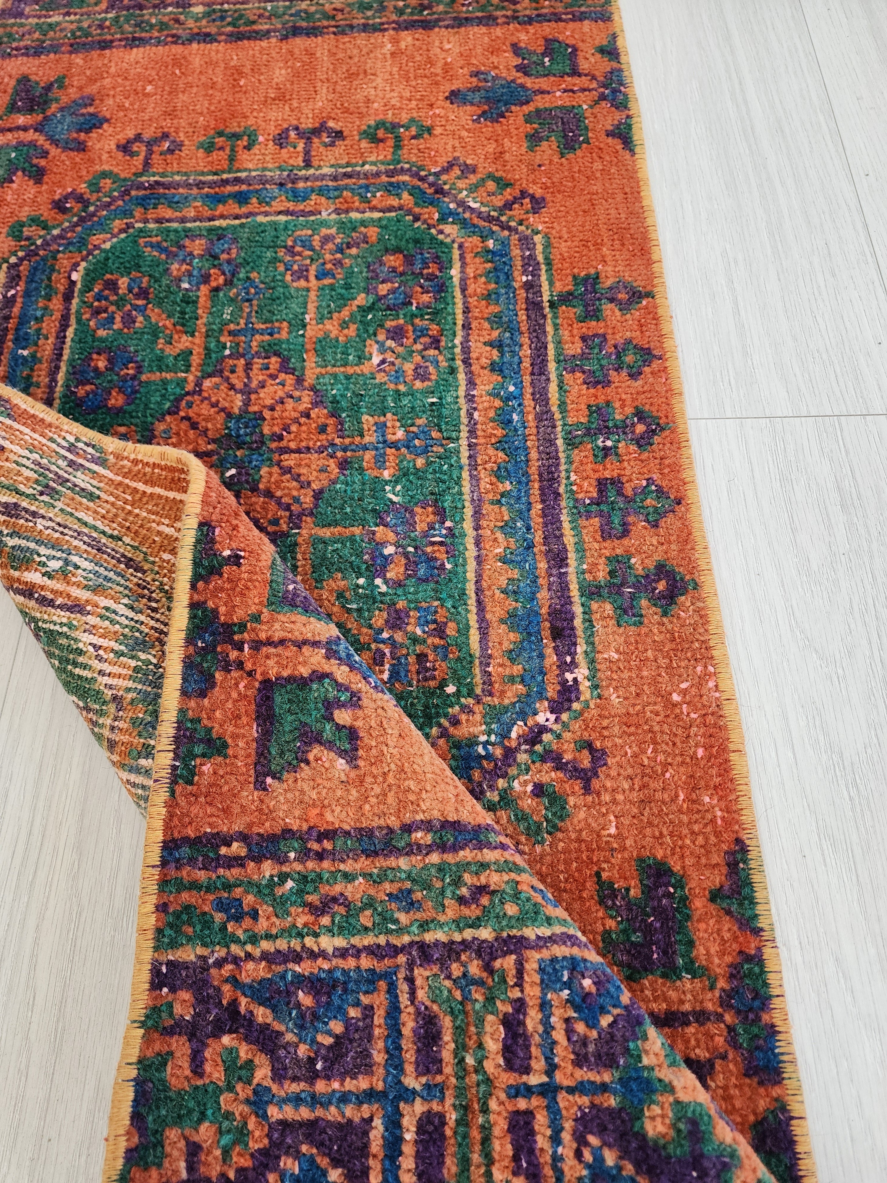 Petit tapis turc, 1,20 m x 0,40 m, paillasson vieilli vintage délavé orange abricot et vert sarcelle/gris