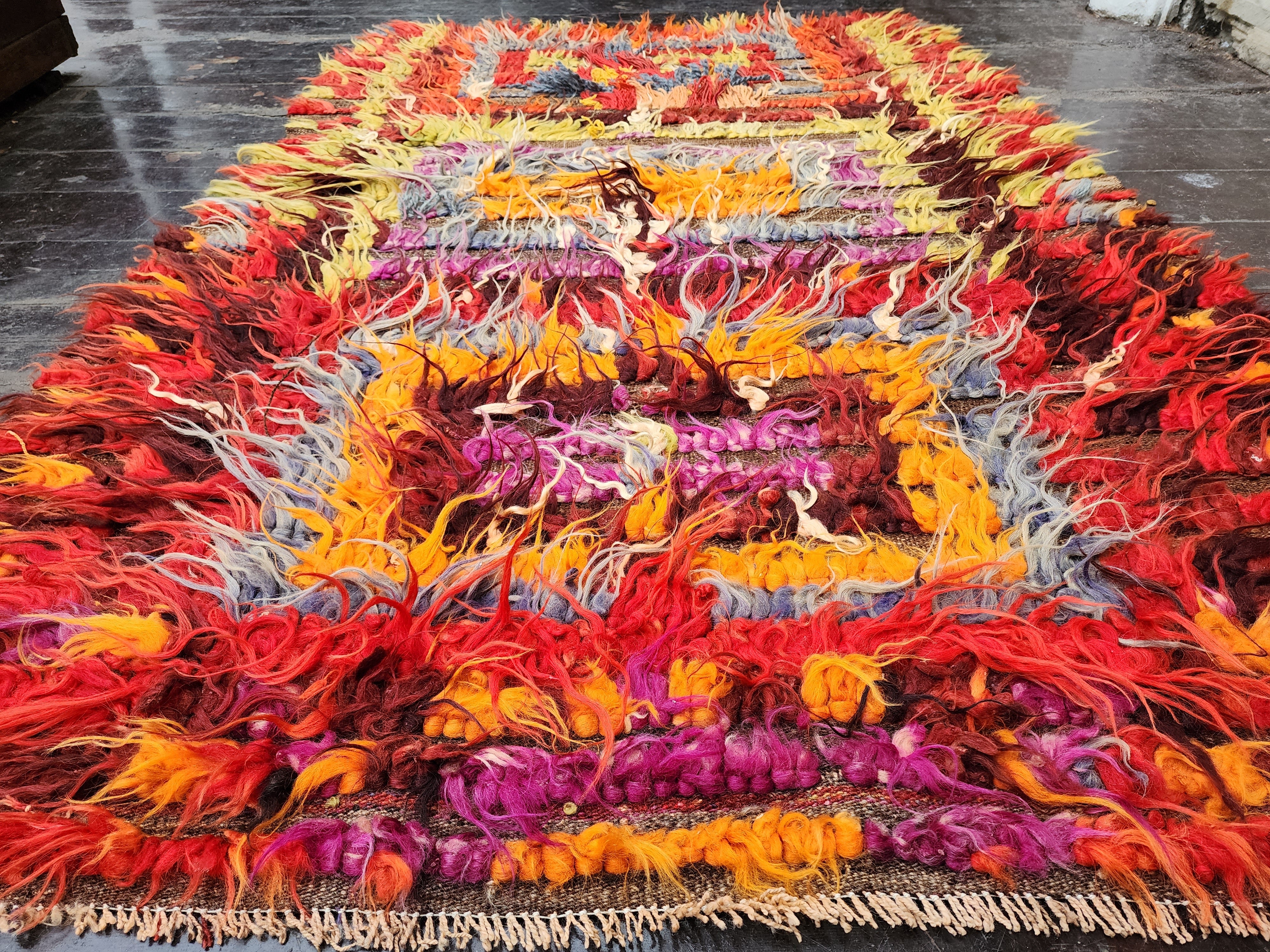 Alfombra turca Filikli Tulu, 1,57 m x 1,06 m, color rojo, naranja, morado y amarillo, hecha a mano con lana natural