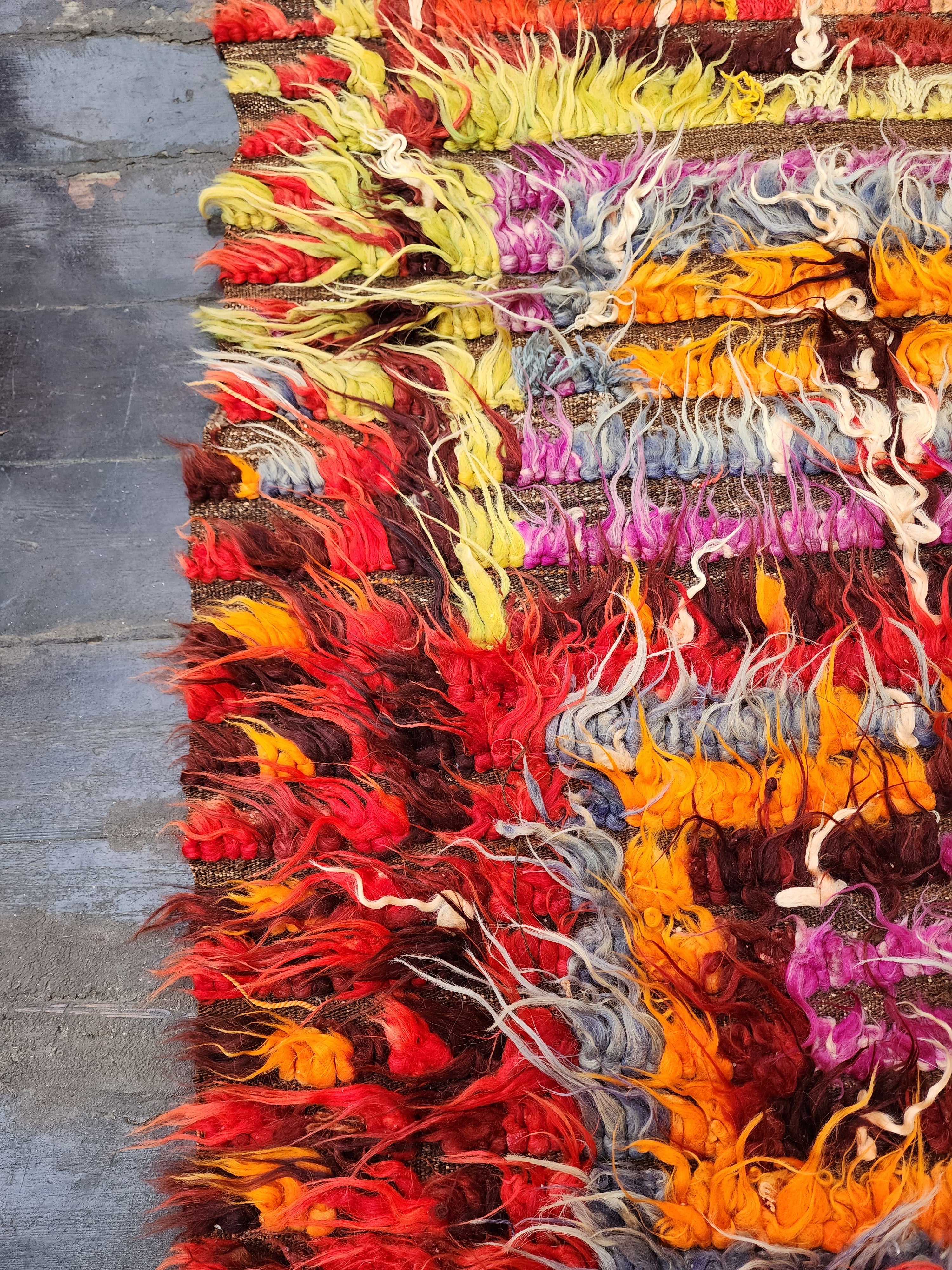 Alfombra turca Filikli Tulu, 1,57 m x 1,06 m, color rojo, naranja, morado y amarillo, hecha a mano con lana natural