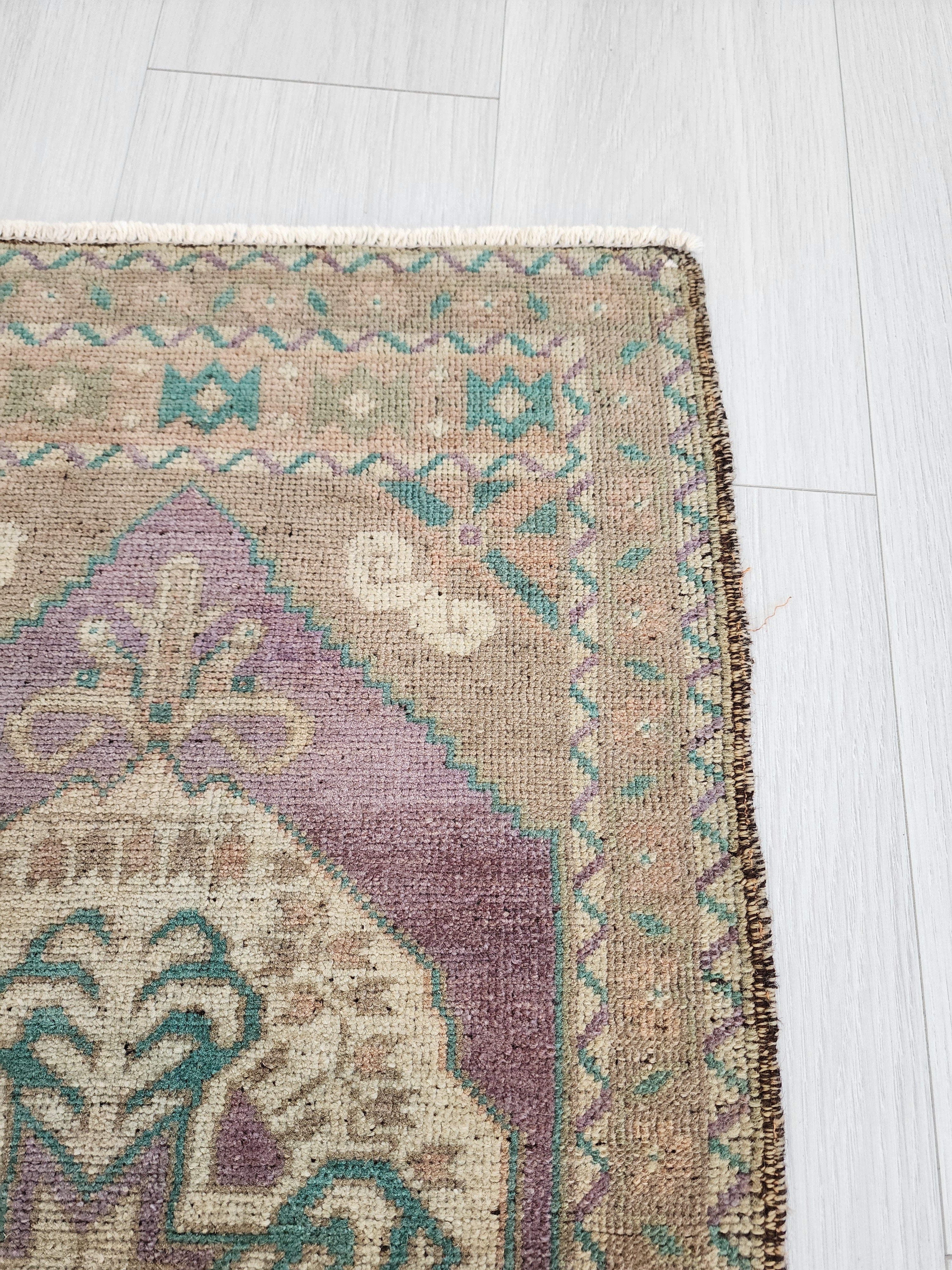 Turkish Small Vintage Faded Rustic Rug, Distressed Rug, Rug, Kilim, Pastel Wash Persian Area Rug, Natural Wool Living Room Decor  3.1*1.4 ft