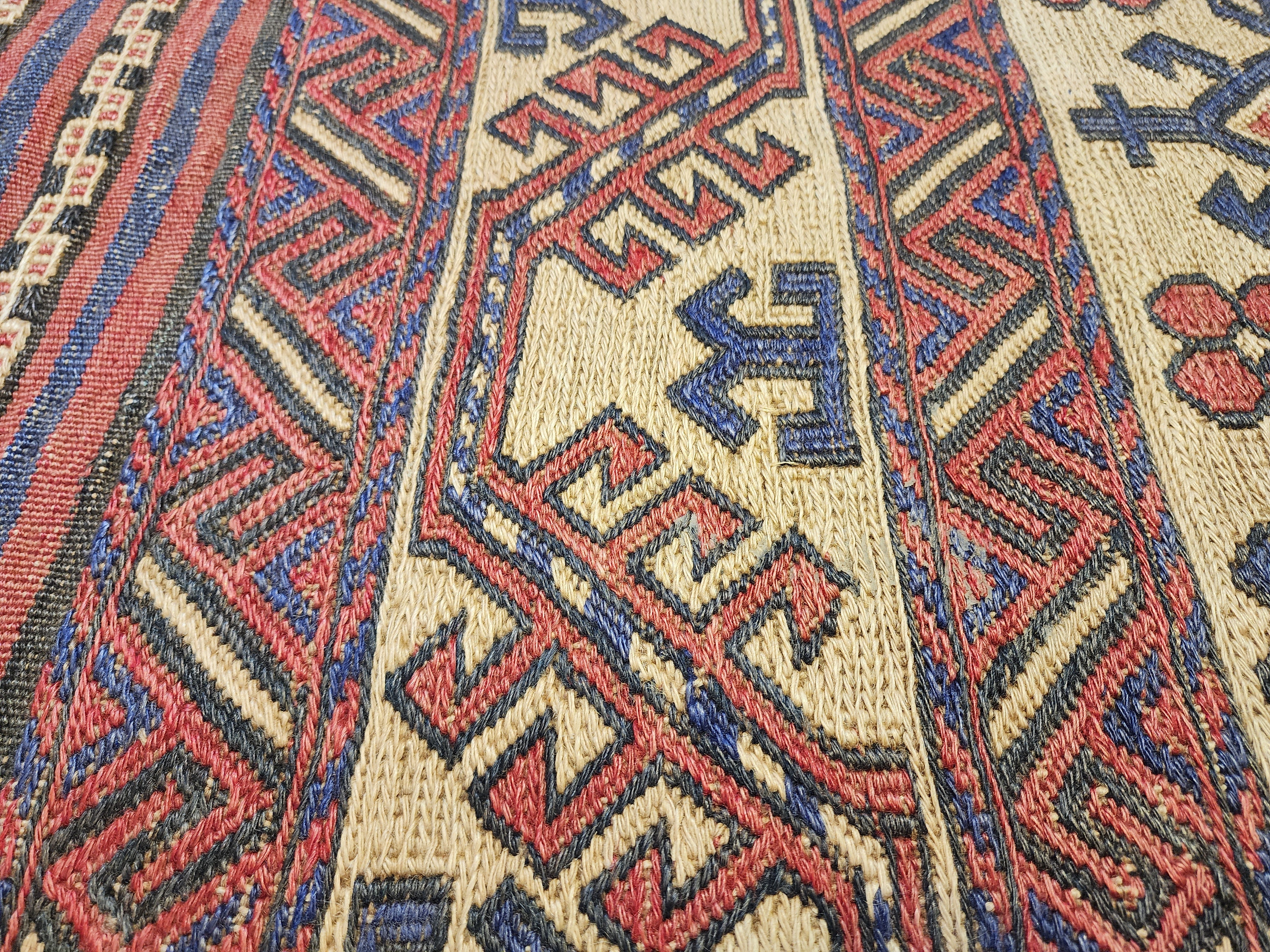 Skiathia — Vintage Anatolian Soumak Kilim Rug, Natural Wool, Tribal Medallions, Geometric (6'9''x8'9'')