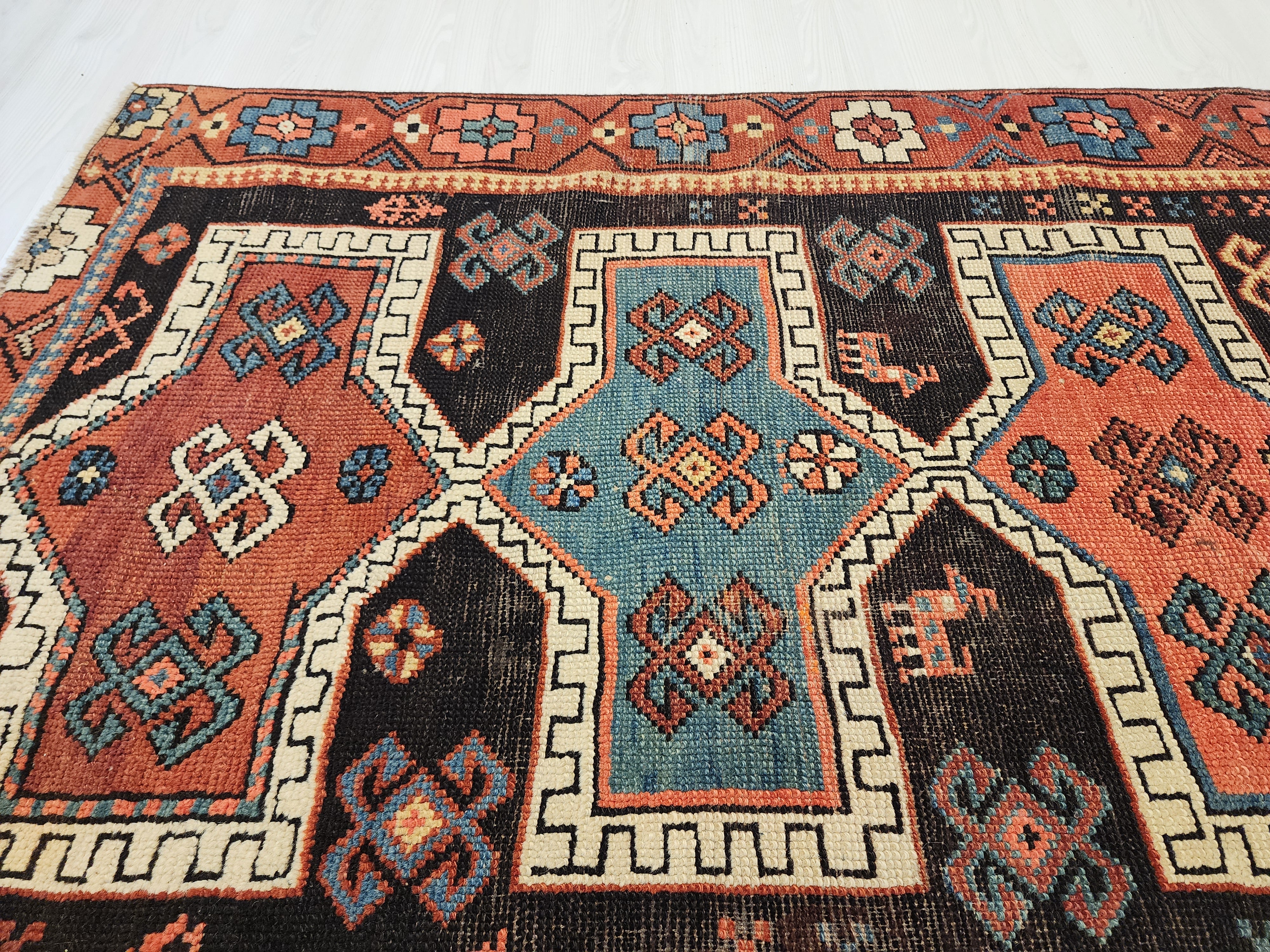 antique Cauasion Wool Rug, 4'3'' x 3'3'', Rustic Oriental Design — edge weave