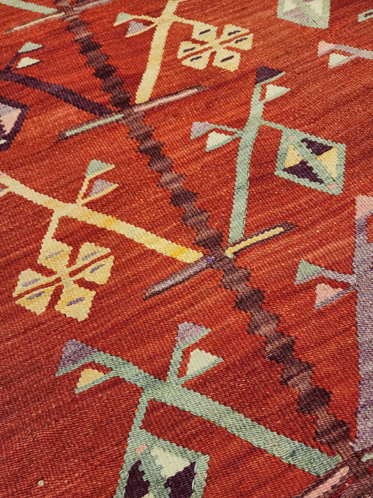 Antique Göçmen kilim rug in red, purple and green, 6'10" x 9'8", photo 12