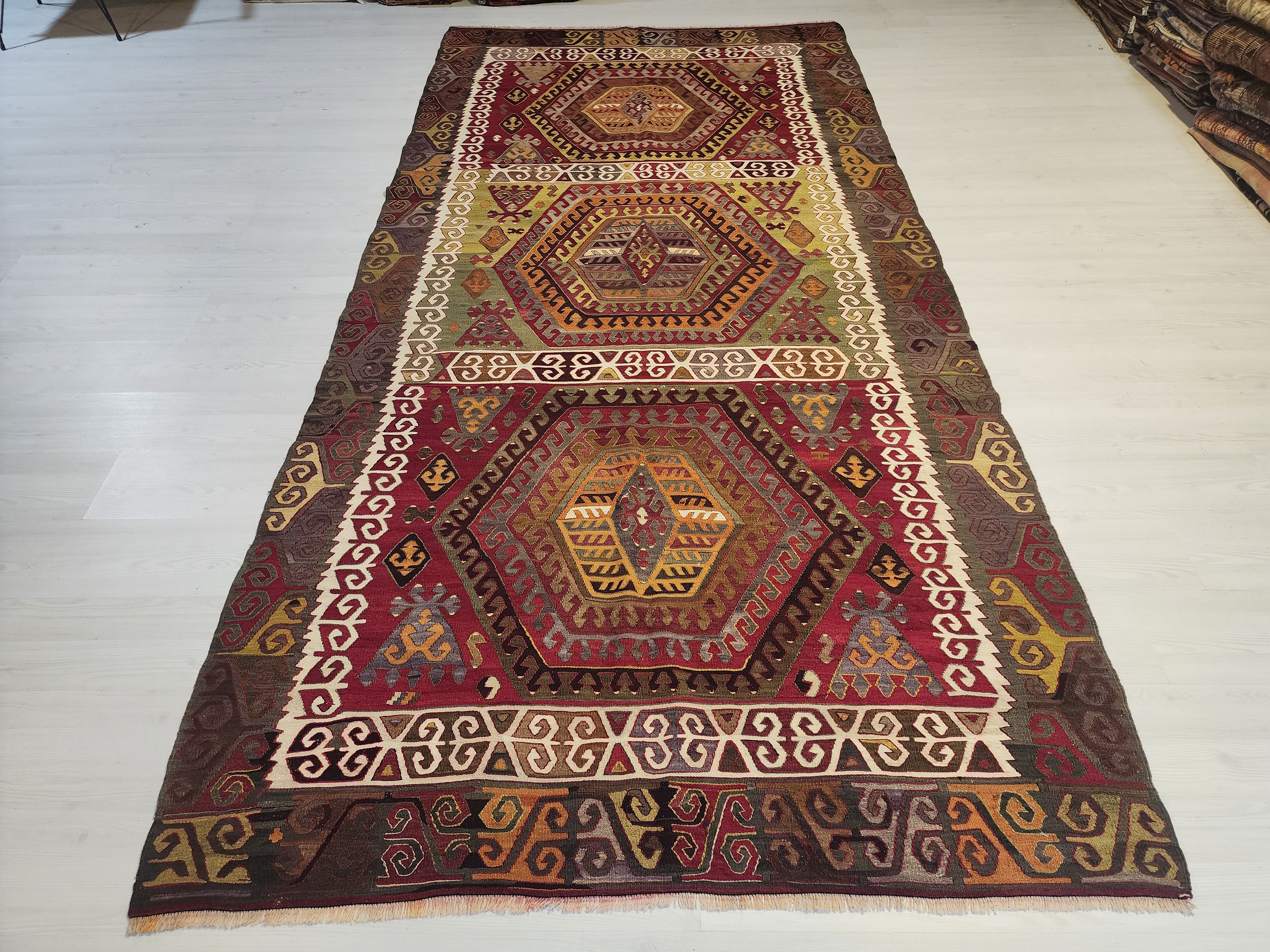 Vintage Turkish Rugs, Oushak Kilims & Runners | TurkishRug