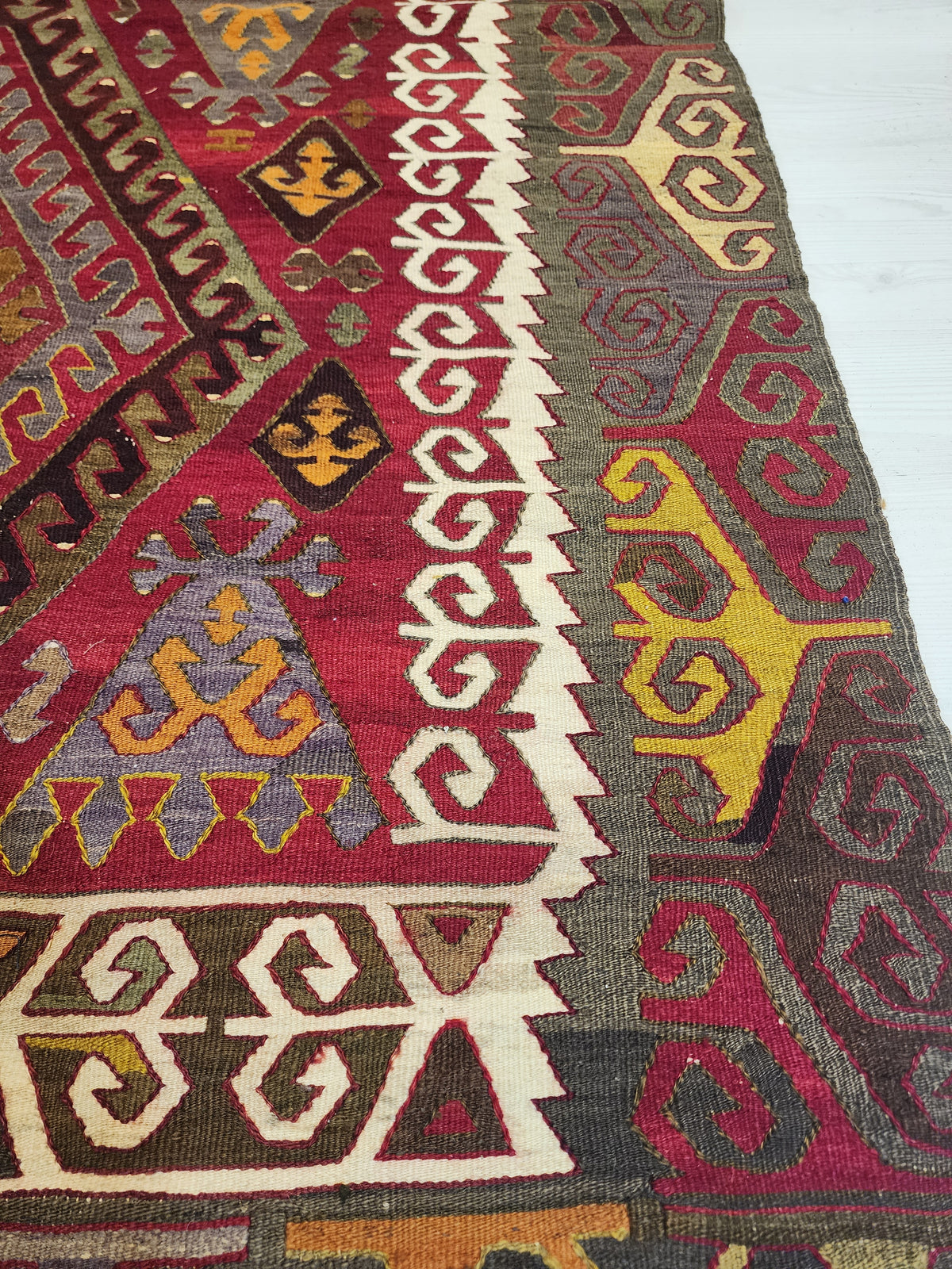 Antique Hotamış kilim rug in red and green, 5'2" x 10'9", photo 10