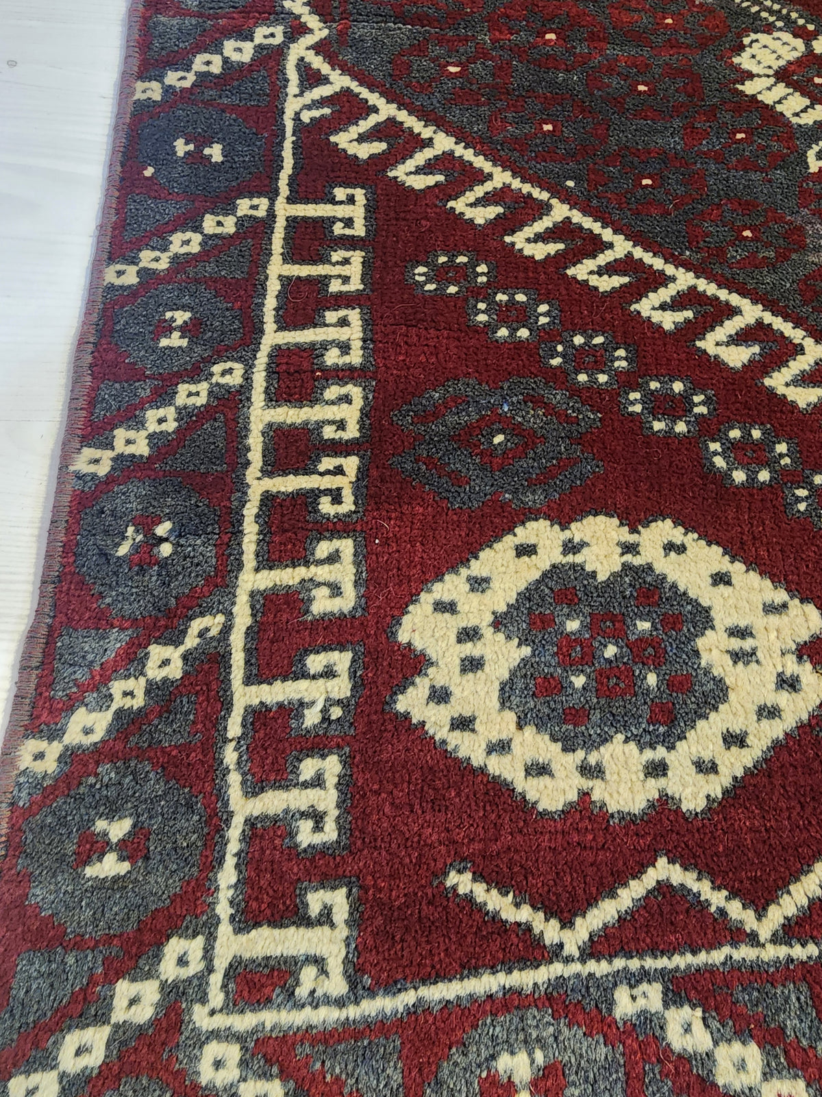 Antique Bergama Rug – Hand-Knotted Wool Anatolian Carpet (94x140cm)