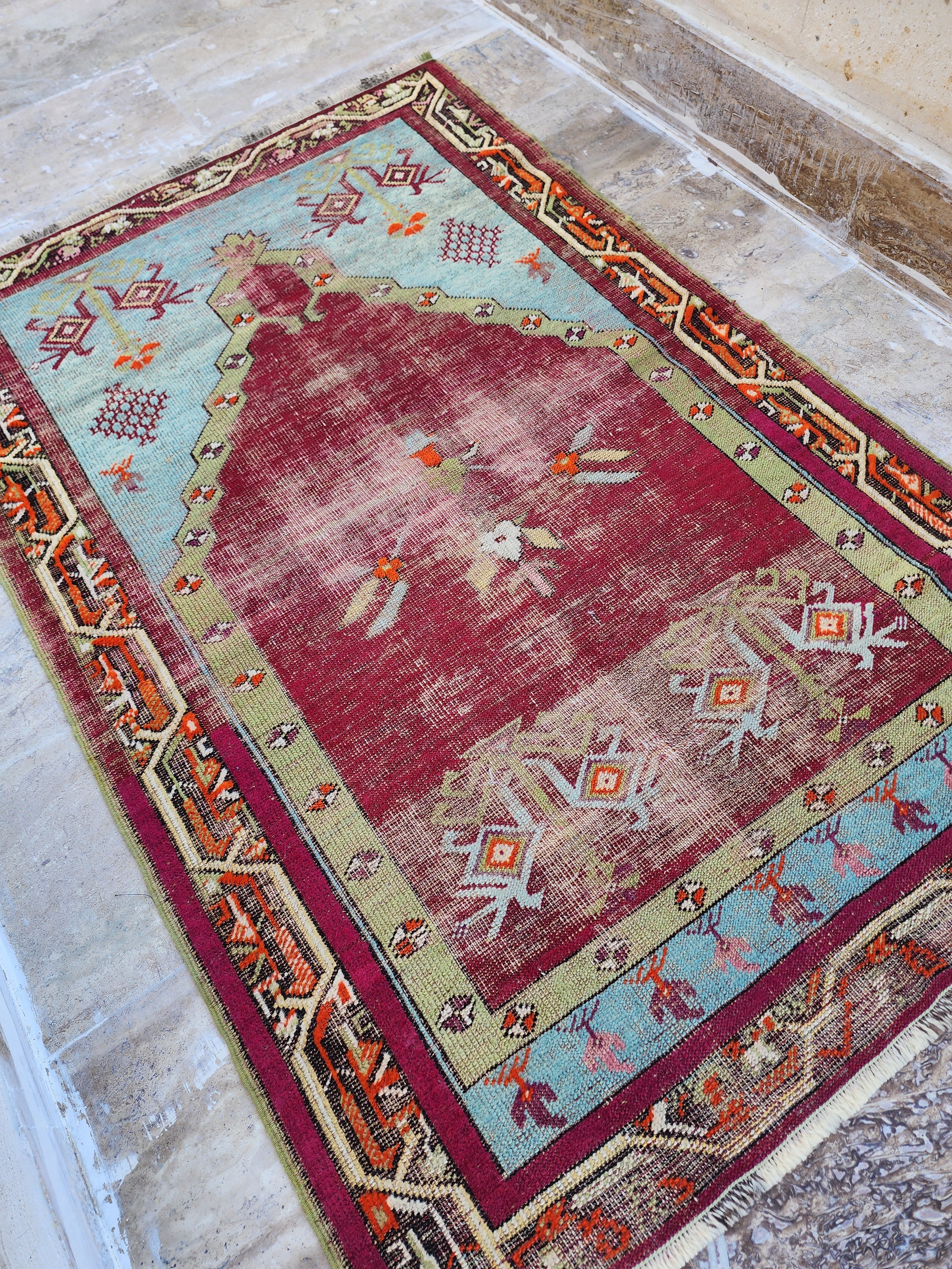 Antique Central Anatolian Mucur Rug , 100-Year-Old Handwoven Wool, Natural Dyes & Bird Motif 3'3'' x 5