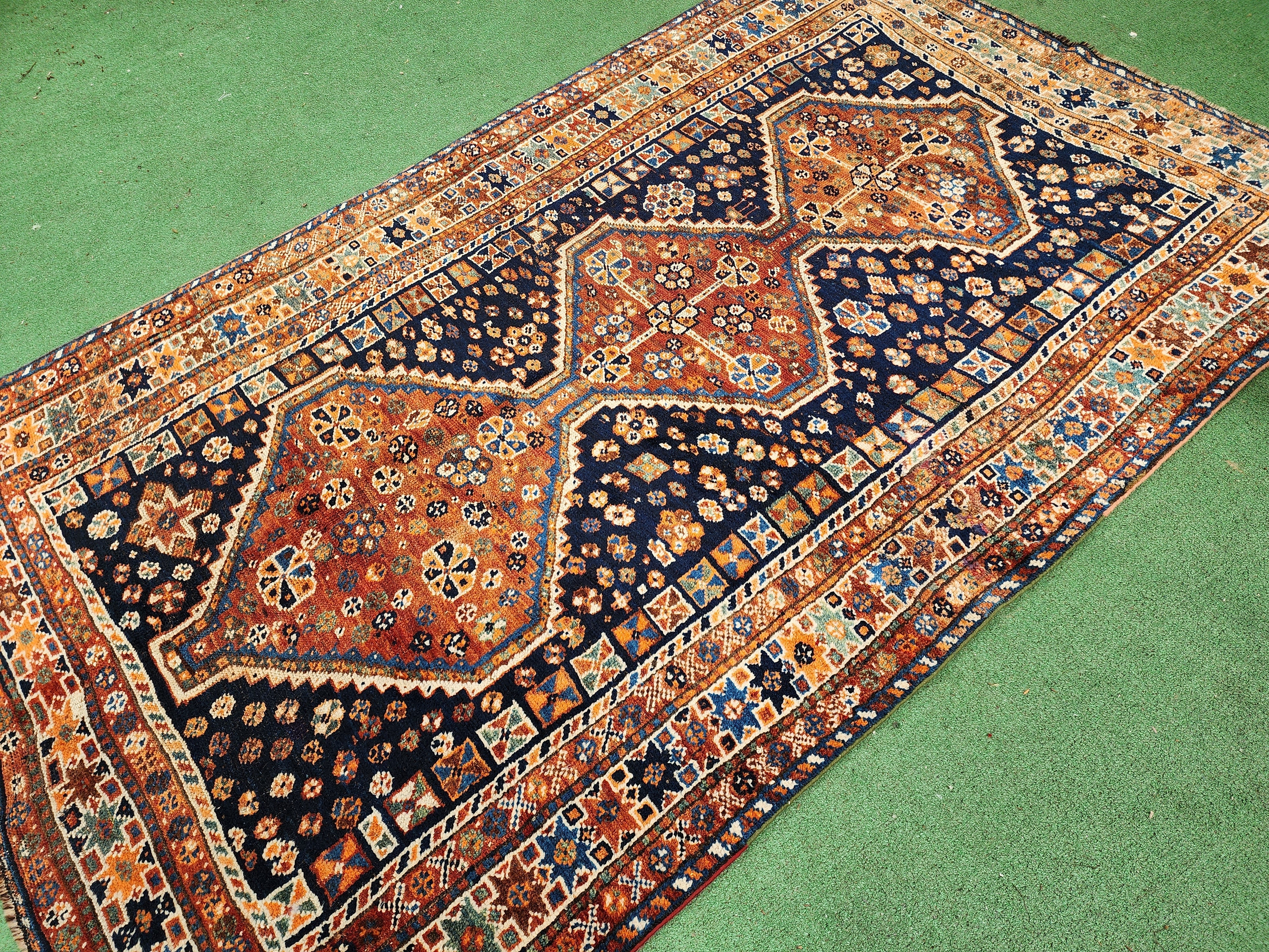 antique Anatolian Wool Area Rug — colour close-up