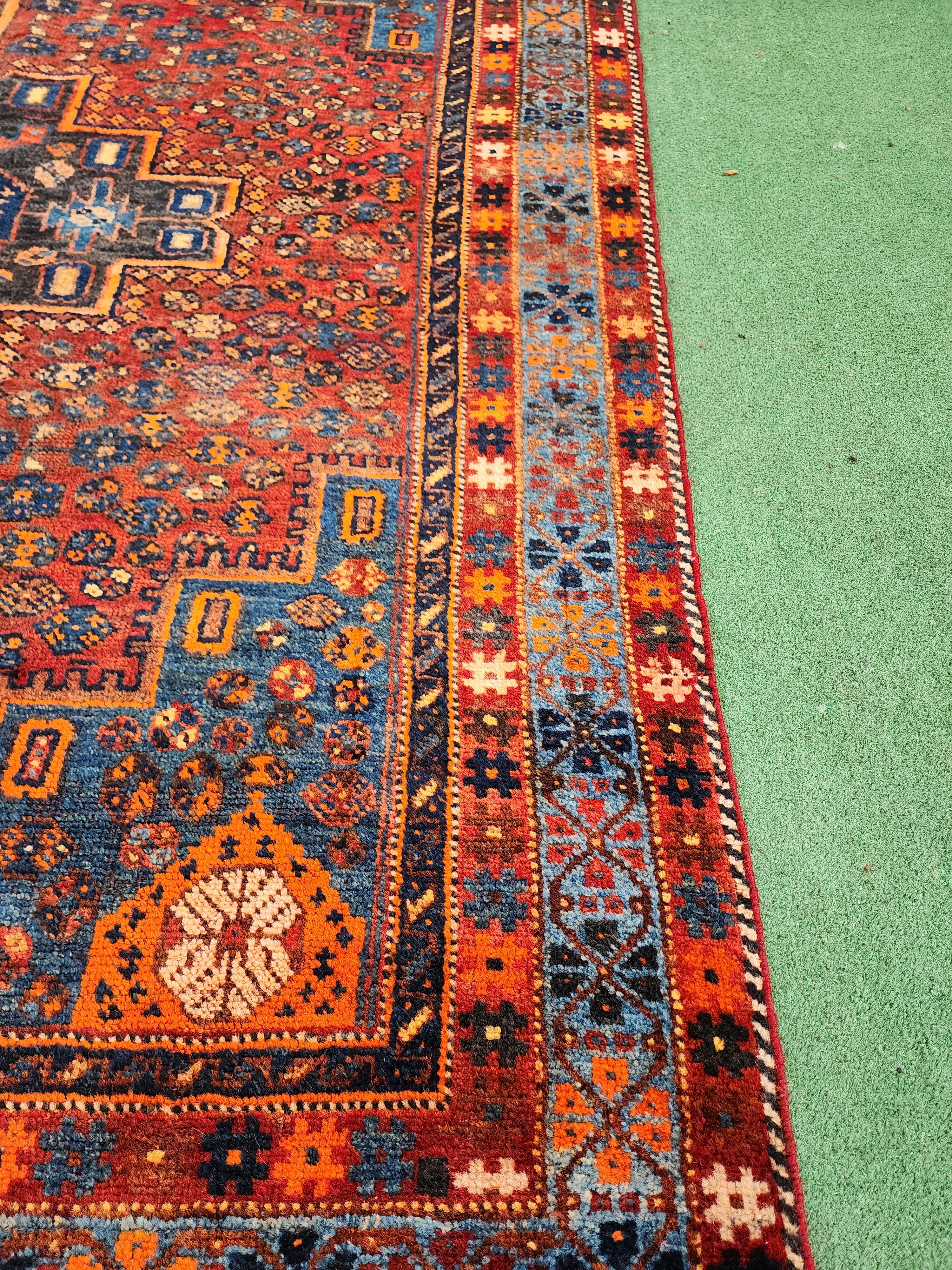 Red and Blue Persian Antique Shiraz Rug, 4'8''x6'3''