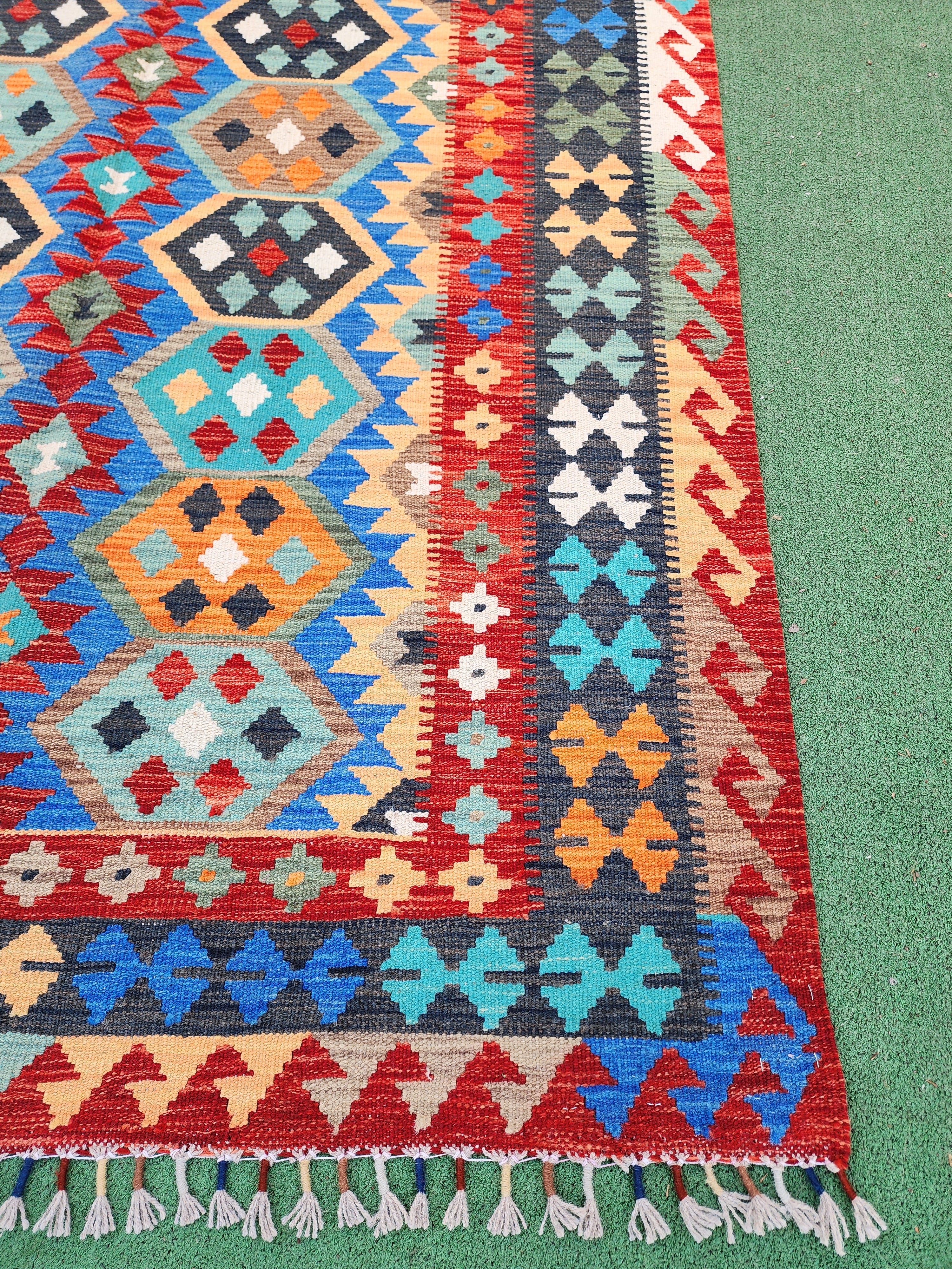 Tapis Kilim, 5'1'' x 6'10'' ft Tapis Kilim turc bleu rouge et orange