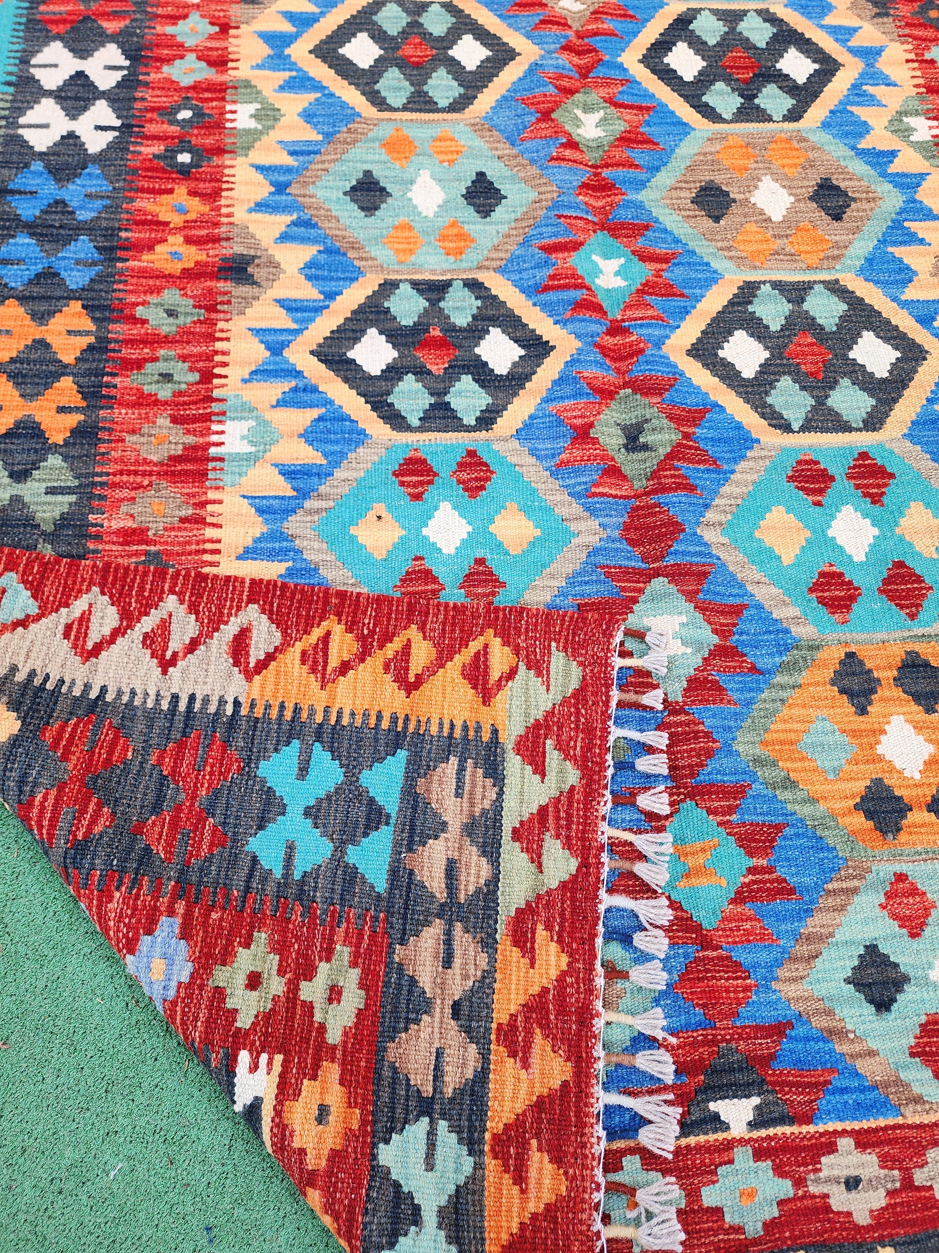 Tapis Kilim, 5'1'' x 6'10'' ft Tapis Kilim turc bleu rouge et orange