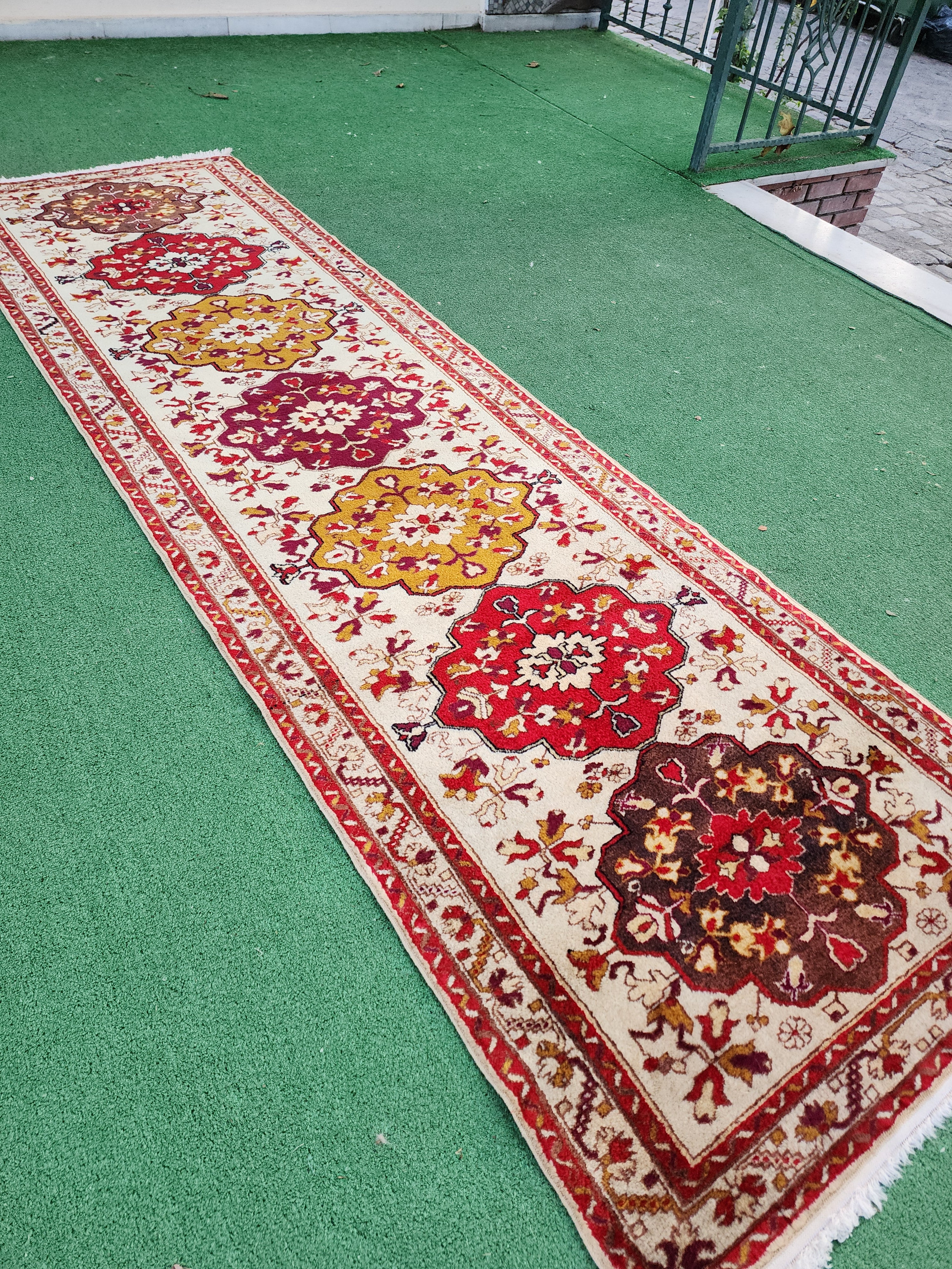 Tapis de passage Derbent vintage, 9'2'' x 2'9''