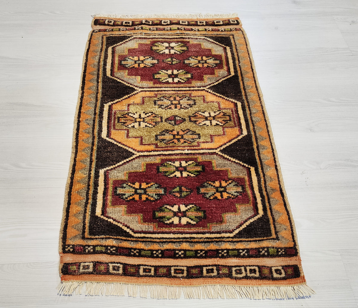 vintage Kars Kurdish Wool Rug, Handmade Anatolian Tribal, Boho Rustic Decor (2'x3') — detail texture