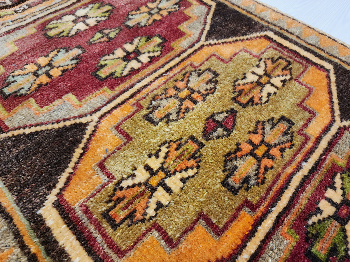 vintage Kars Kurdish Wool Rug, Handmade Anatolian Tribal, Boho Rustic Decor (2'x3') — pile detail