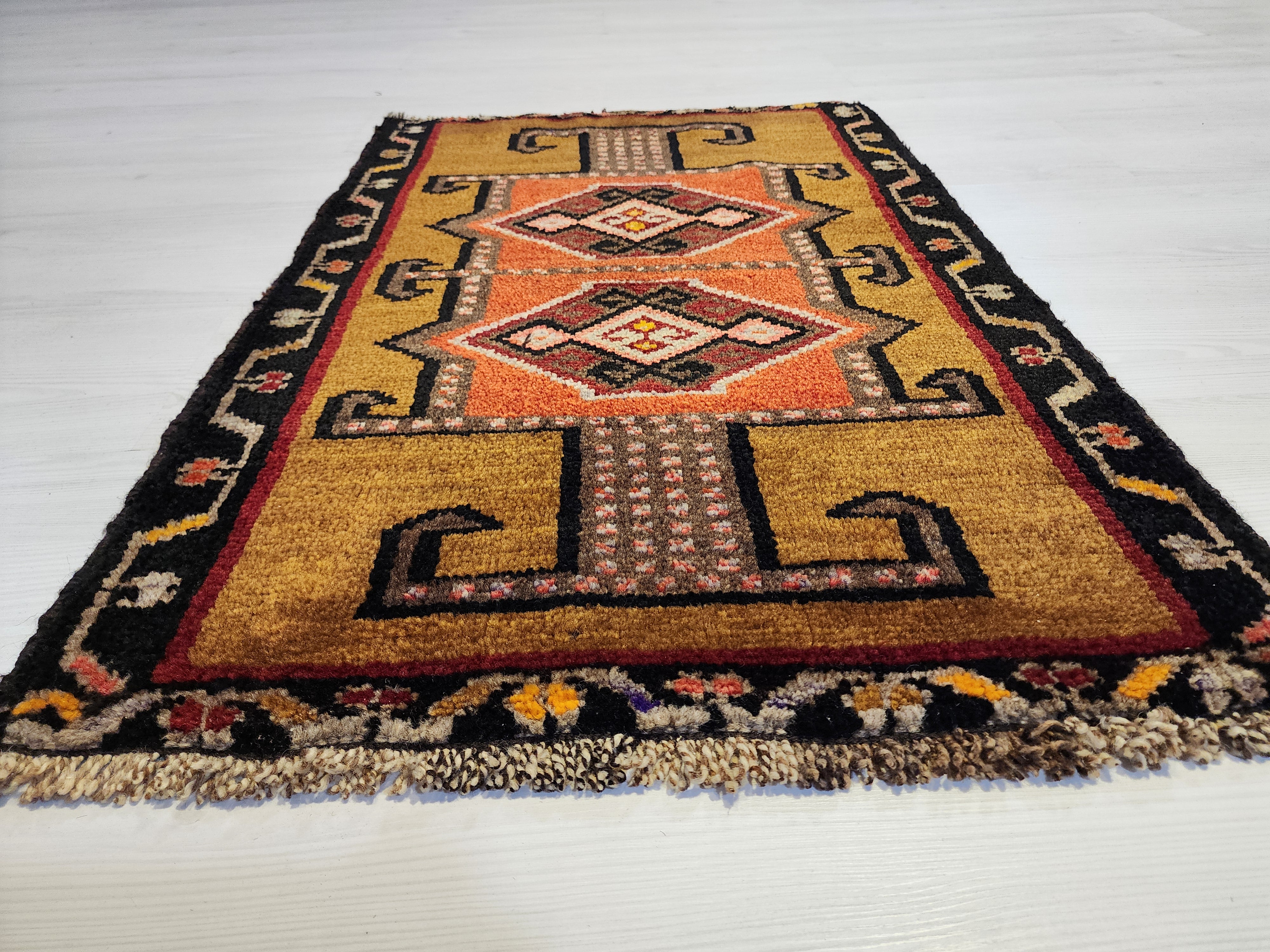 Antique Anatolian Small Rug | Hand-Knotted | TurkishRug