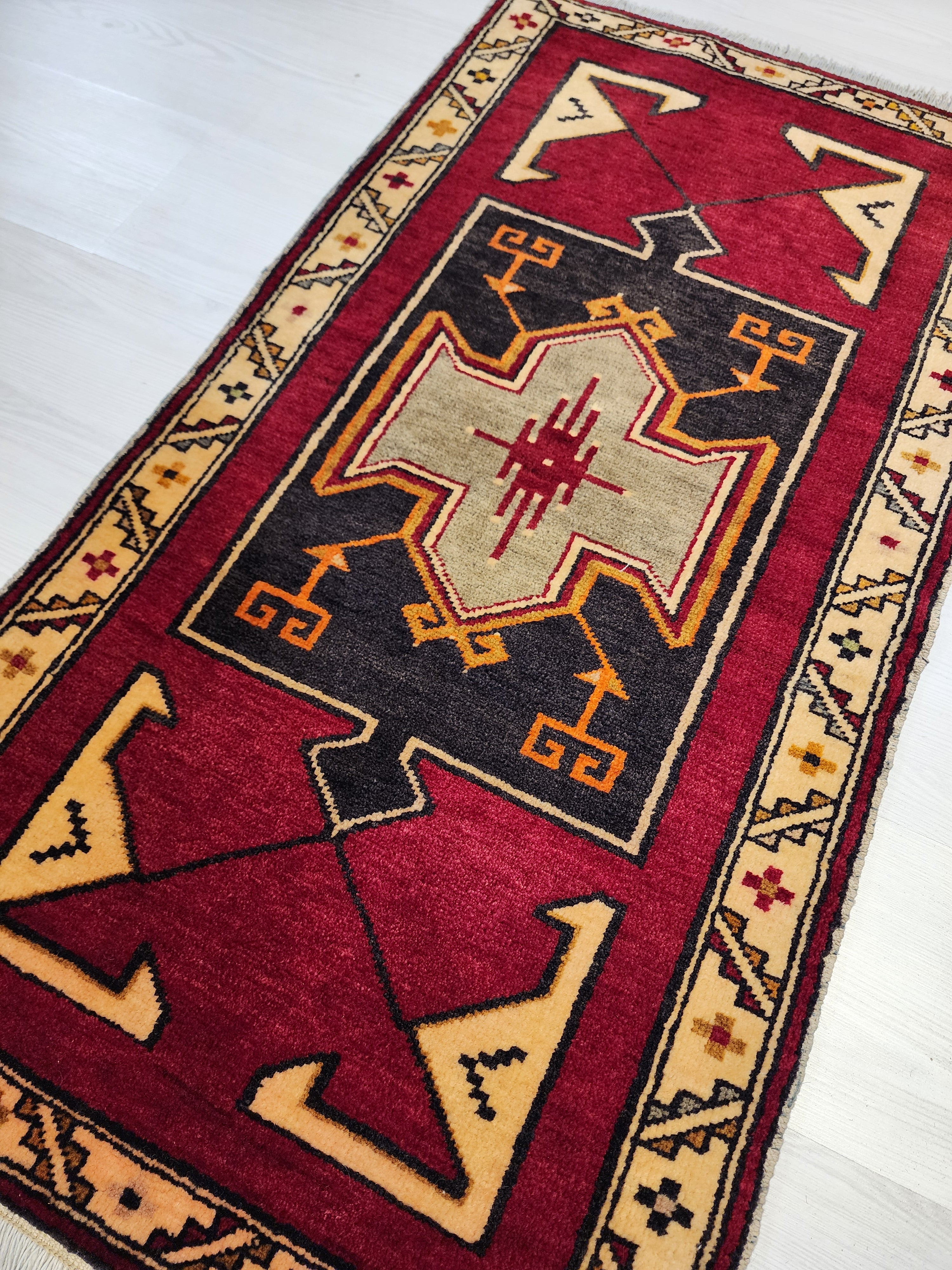 vintage Kurdish Malatya Rug, Handmade Anatolian Tribal Wool Carpet, Rustic Boho Decor (2'4'' x 3'8'' — detail texture
