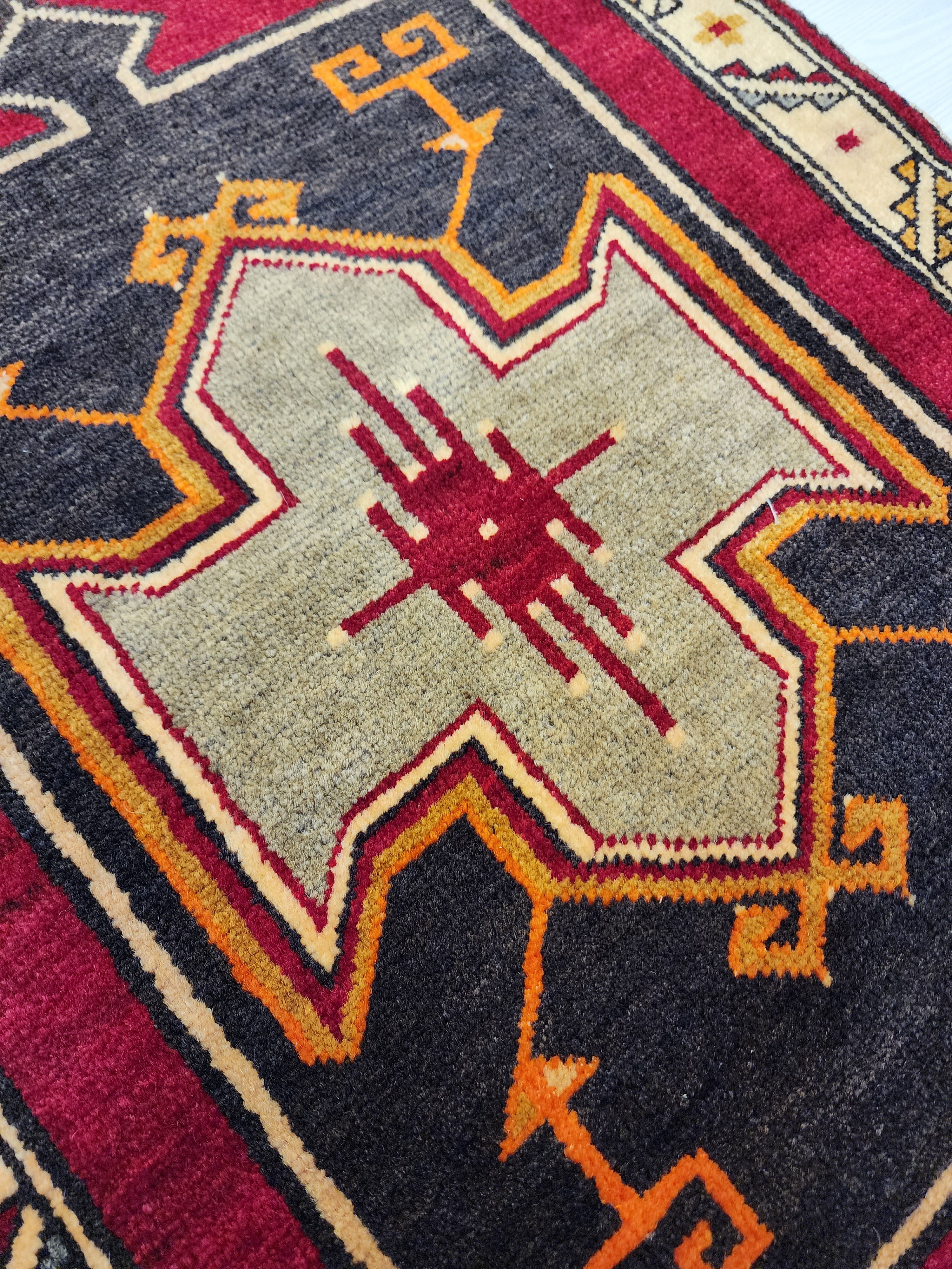 vintage Kurdish Malatya Rug, Handmade Anatolian Tribal Wool Carpet, Rustic Boho Decor (2'4'' x 3'8'' — pile detail